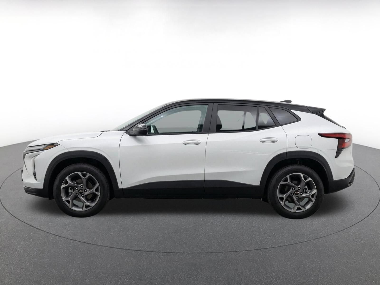 Thumbnail: 2025 Chevrolet Trax - 4