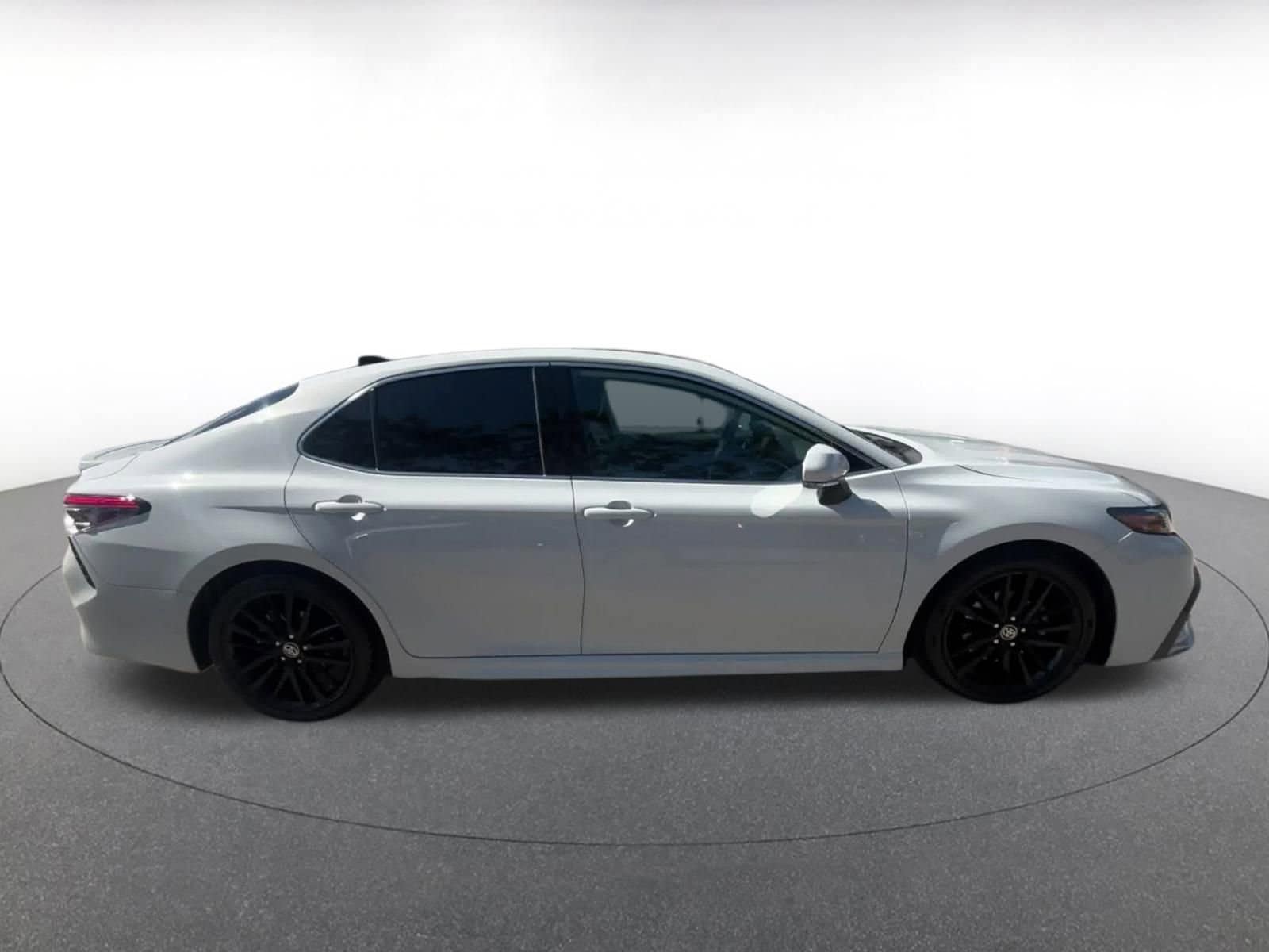 Thumbnail: 2022 Toyota Camry - 16