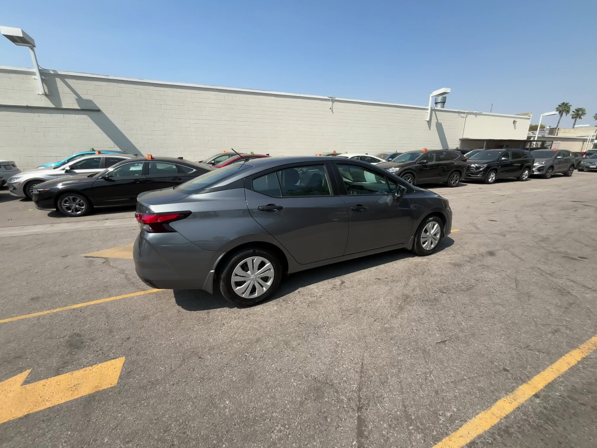 2023 Nissan Versa S 3