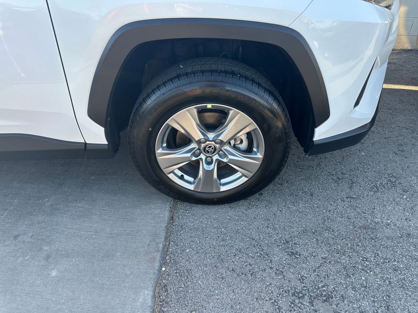 Thumbnail: 2025 Toyota RAV4 - 32