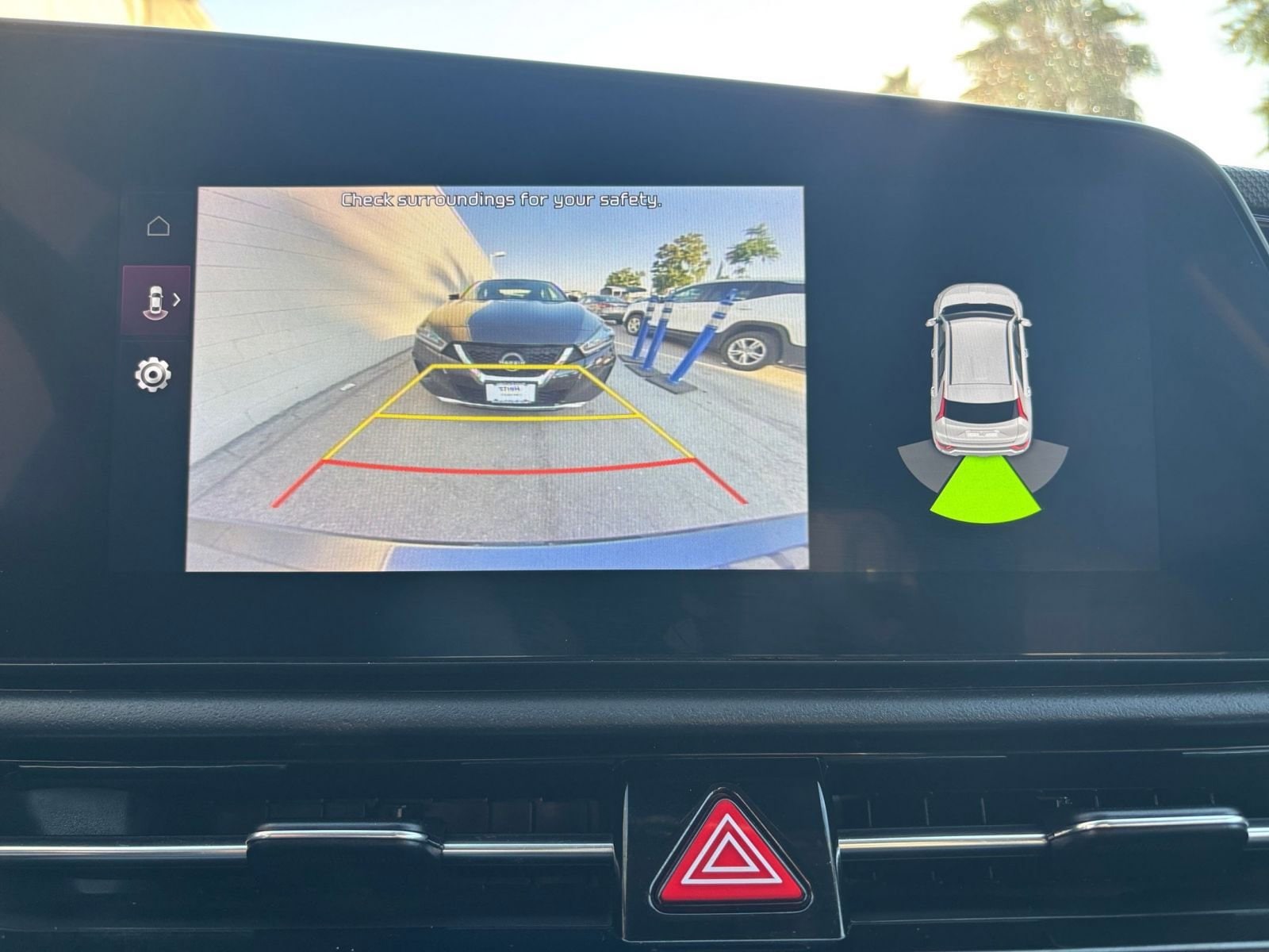 Thumbnail: 2023 Kia Niro - 17