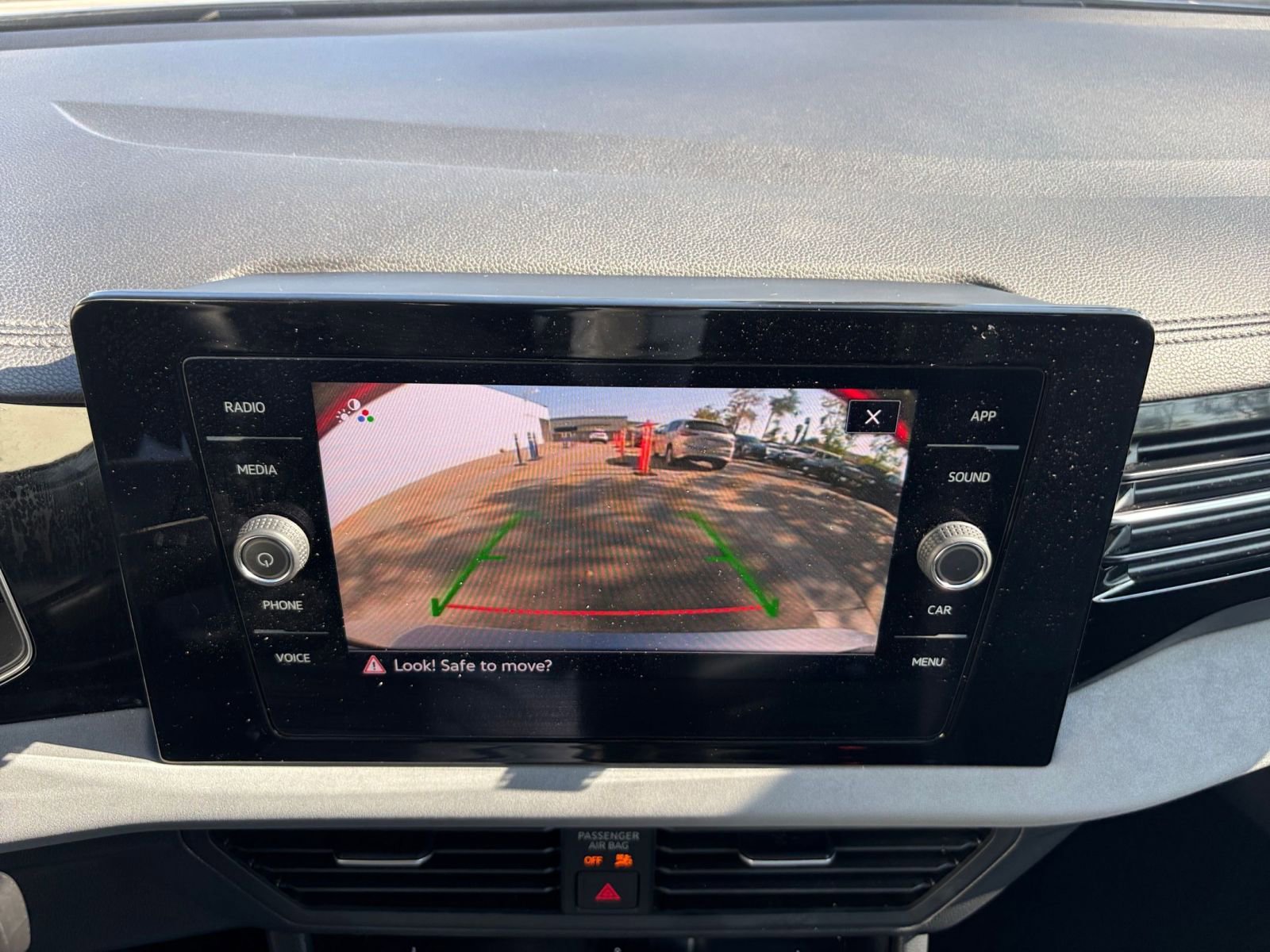 Thumbnail: 2025 Volkswagen Jetta - 17