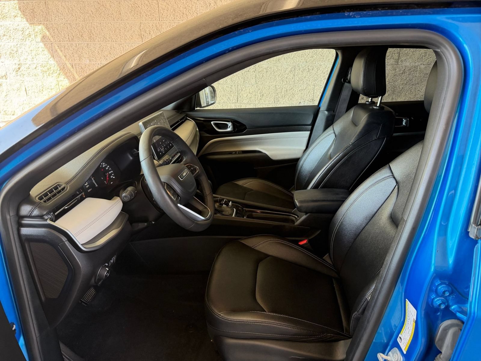 Thumbnail: 2025 Jeep Compass - 28