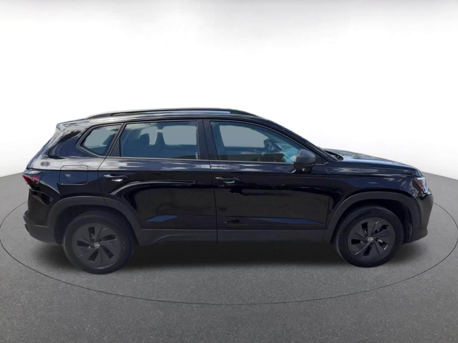 Thumbnail: 2025 Volkswagen Taos - 15