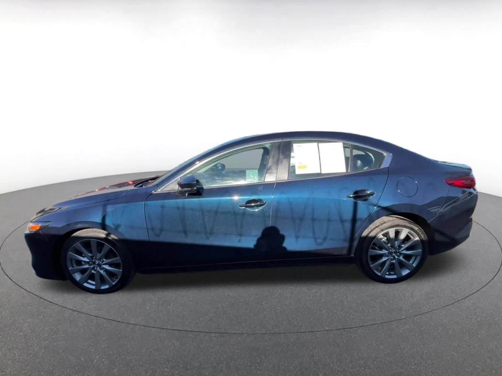 Thumbnail: 2025 Mazda Mazda3 - 9