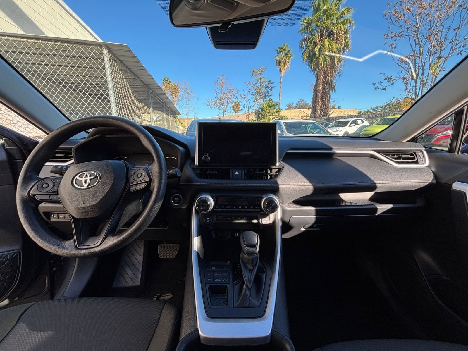 Thumbnail: 2025 Toyota RAV4 - 33