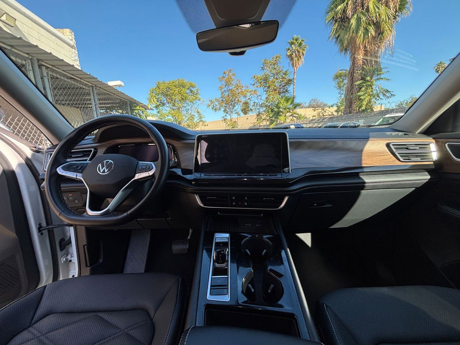 Thumbnail: 2025 Volkswagen Atlas - 34