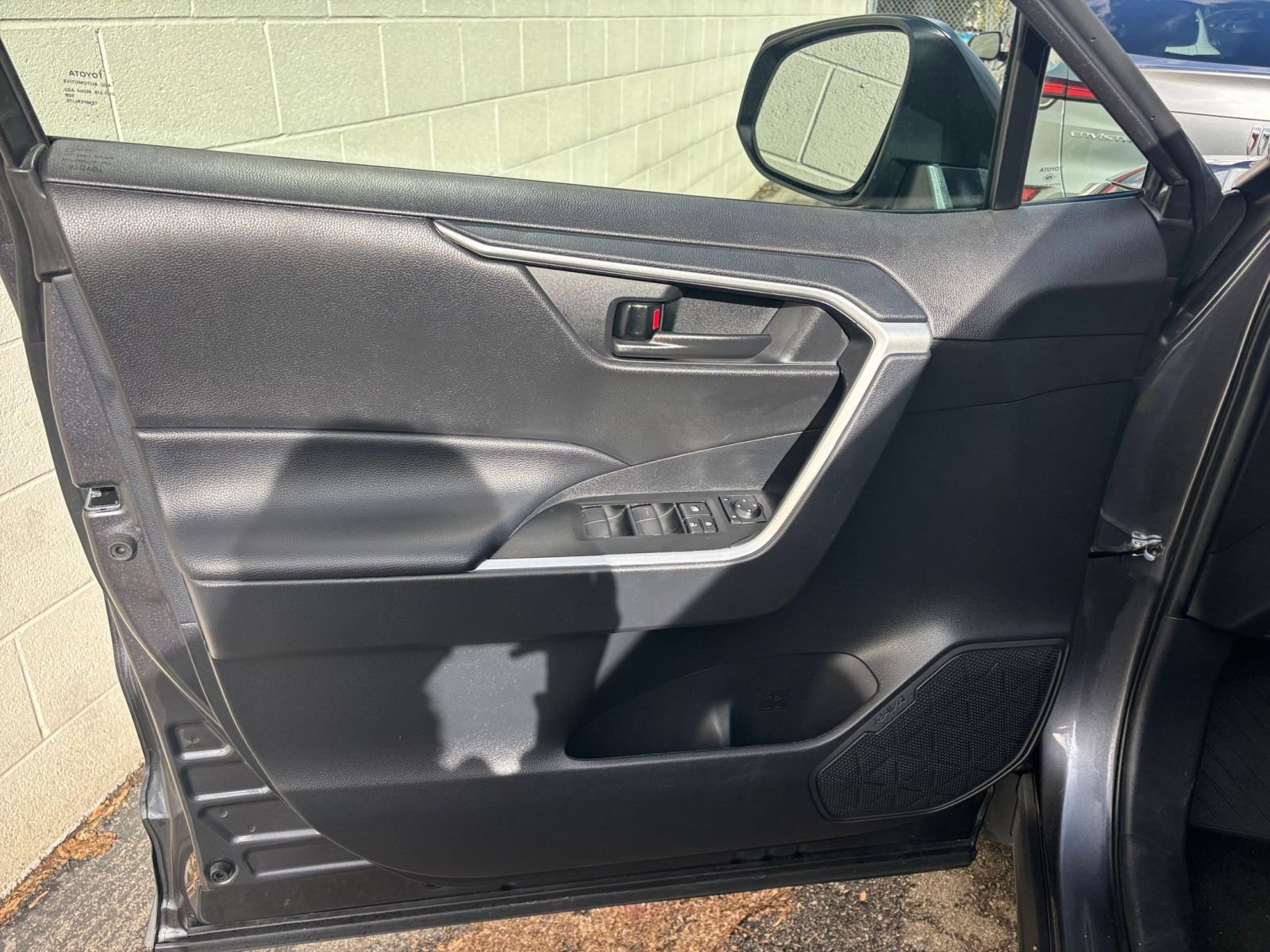 Thumbnail: 2025 Toyota RAV4 - 20