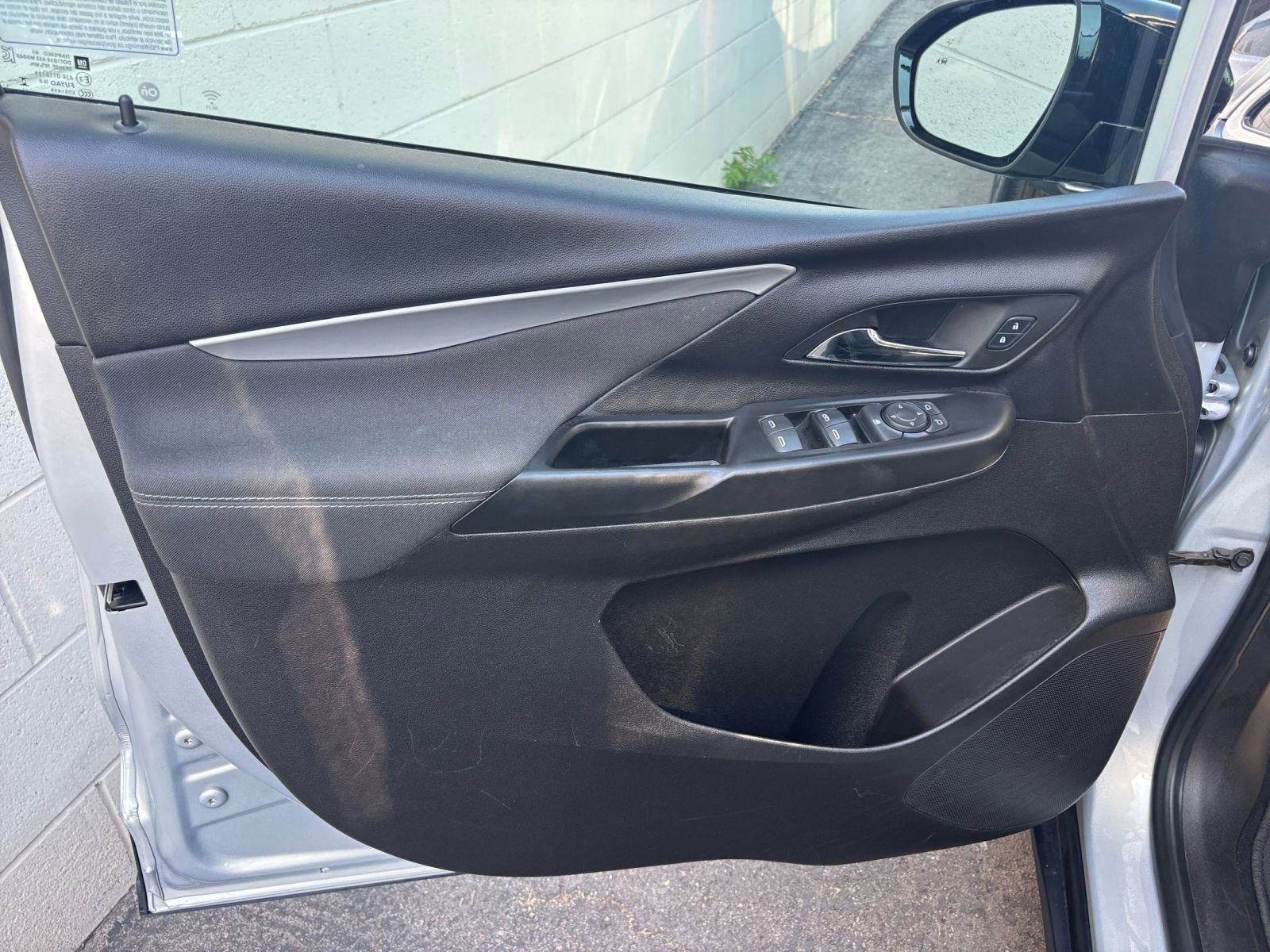 Thumbnail: 2023 Chevrolet Bolt EV - 25