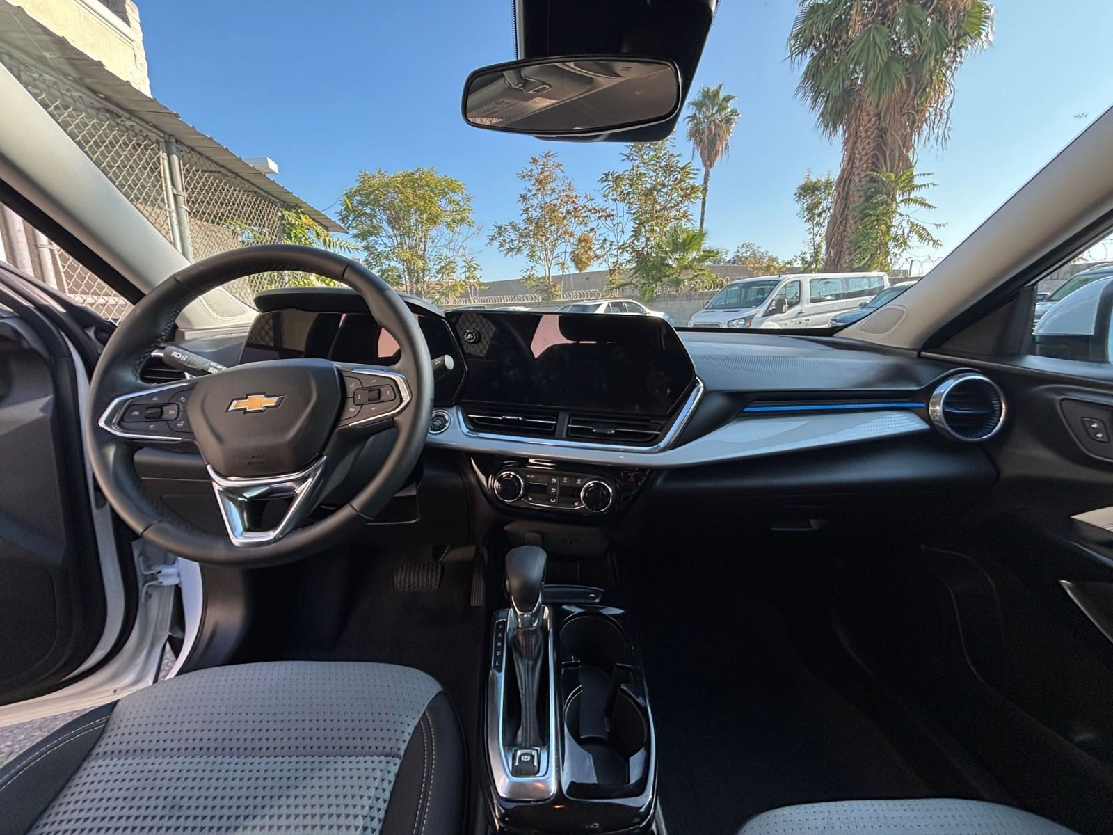 Thumbnail: 2025 Chevrolet Trax - 33