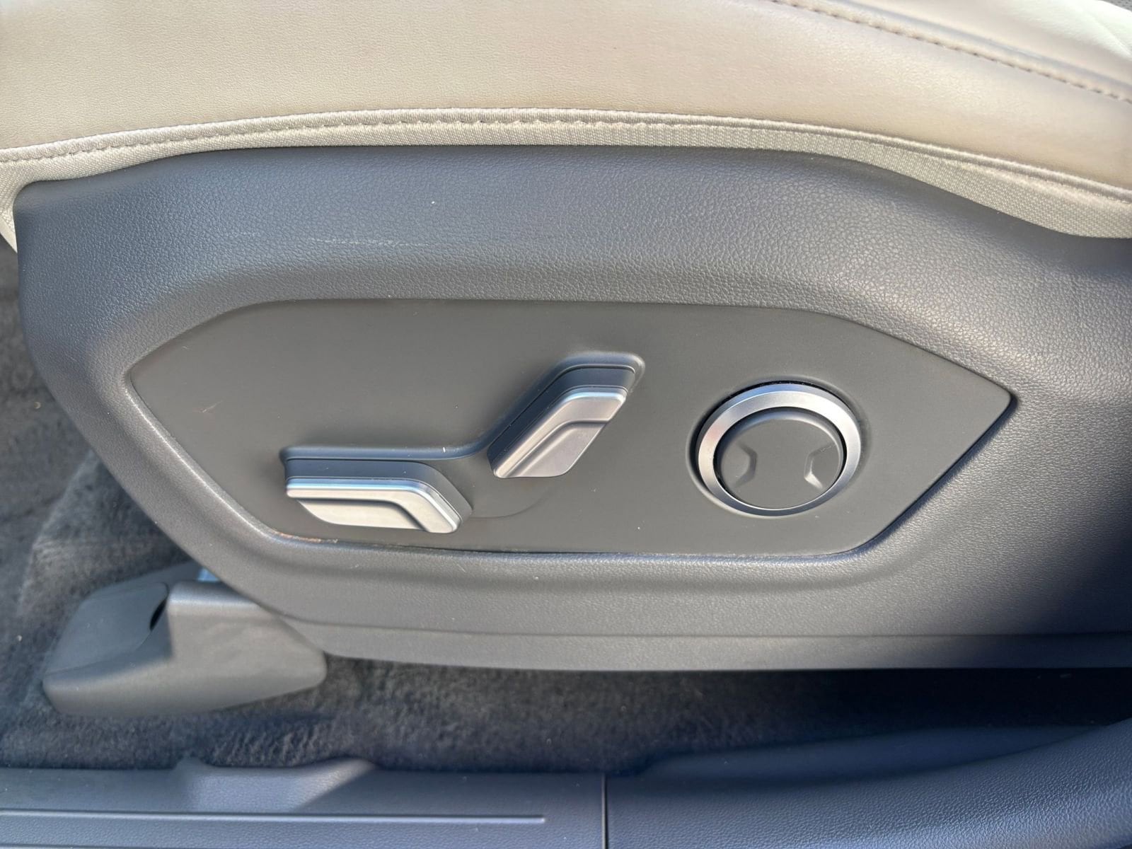 Thumbnail: 2025 Hyundai Santa Fe - 24