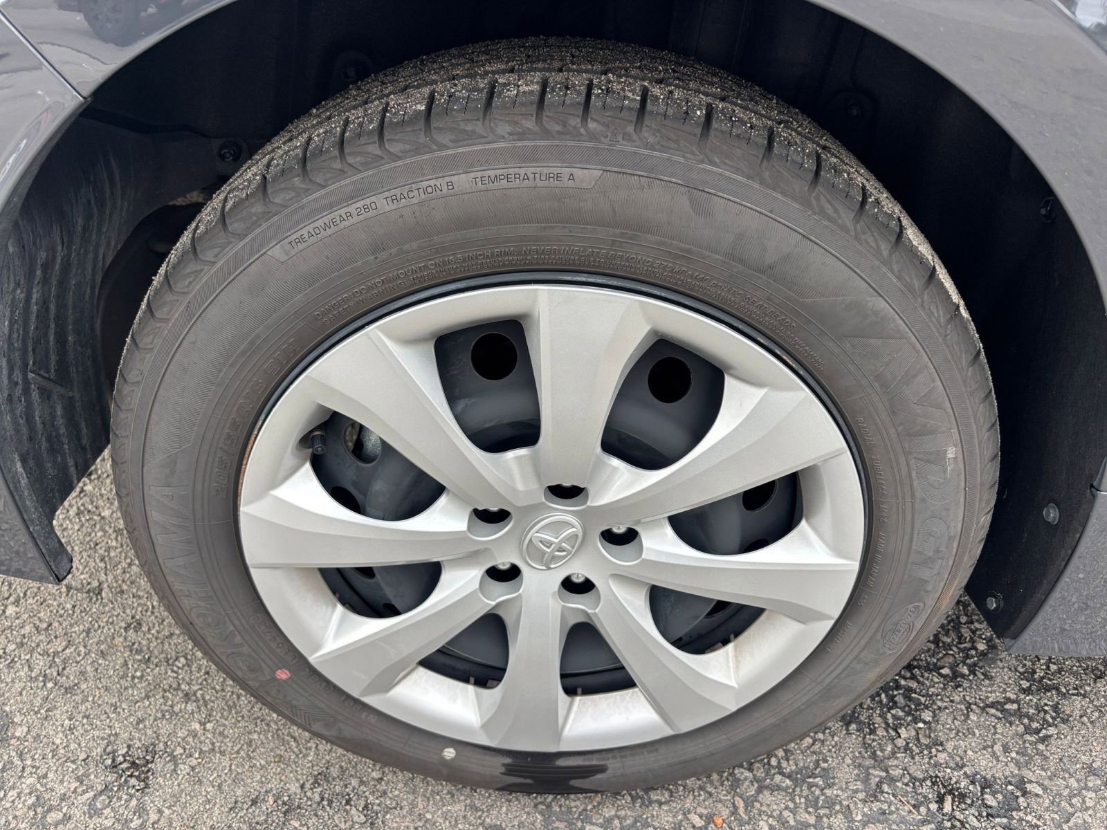 Thumbnail: 2025 Toyota Corolla - 30