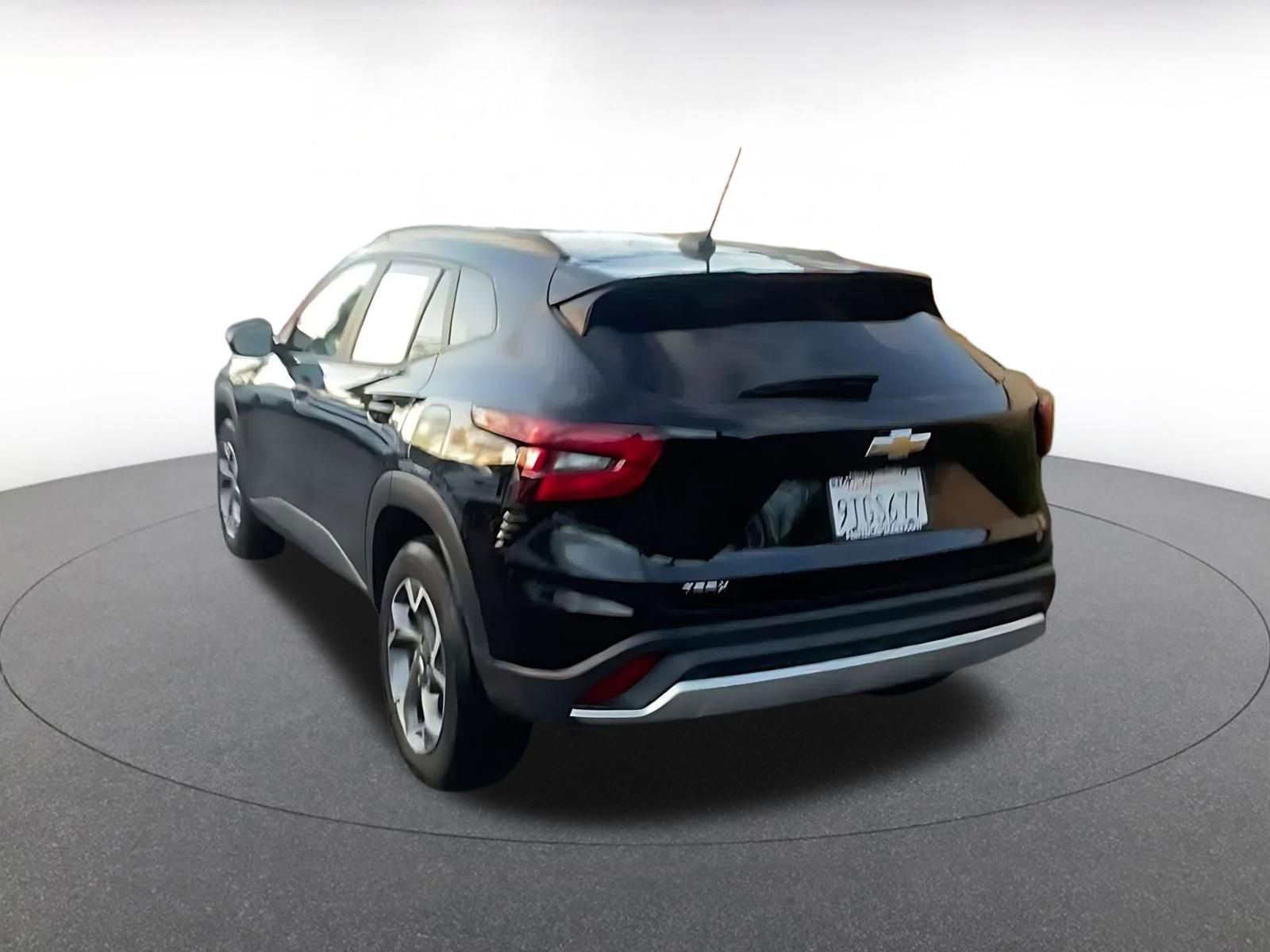 Thumbnail: 2025 Chevrolet Trax - 4