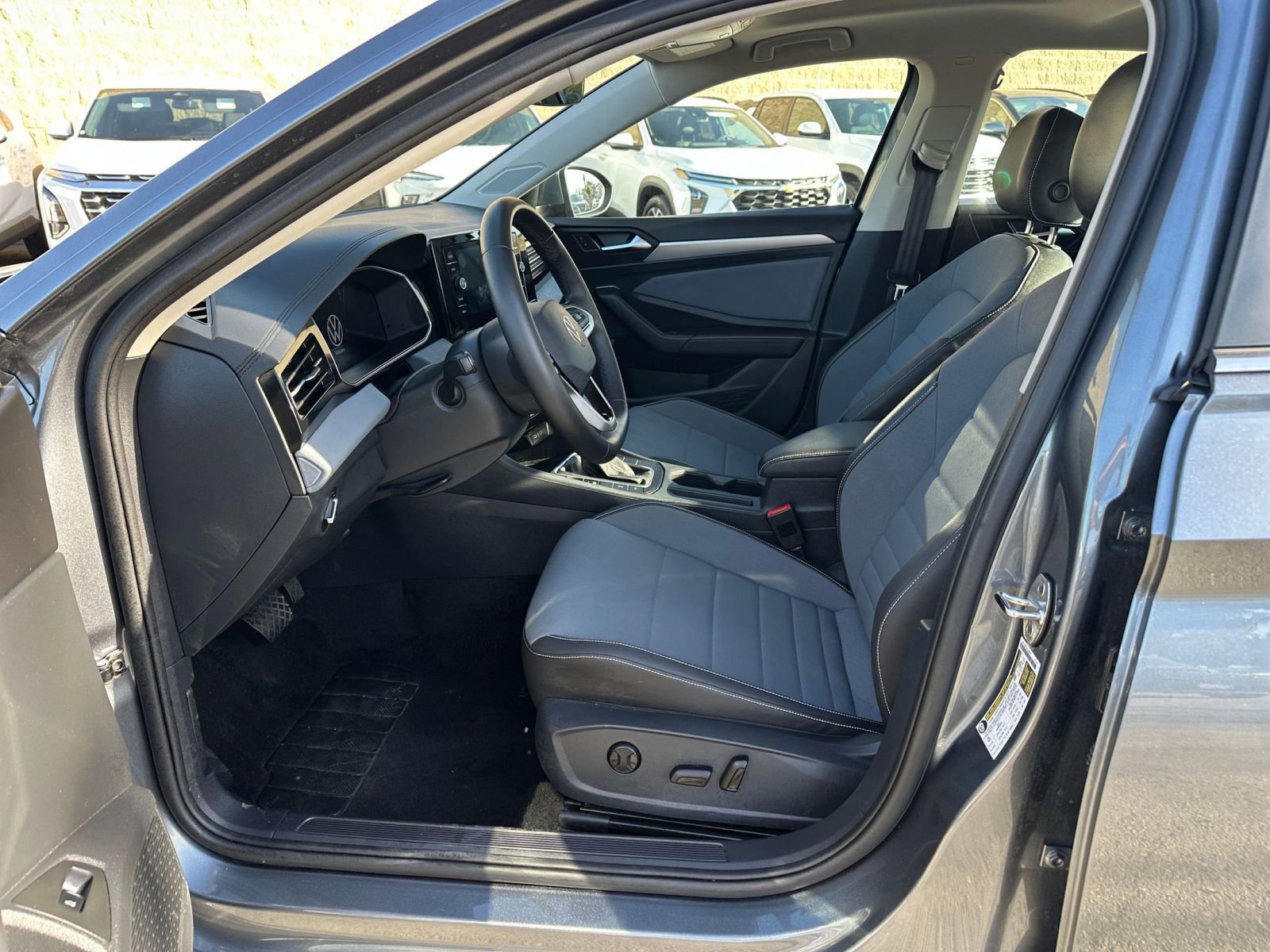 Thumbnail: 2025 Volkswagen Jetta - 28