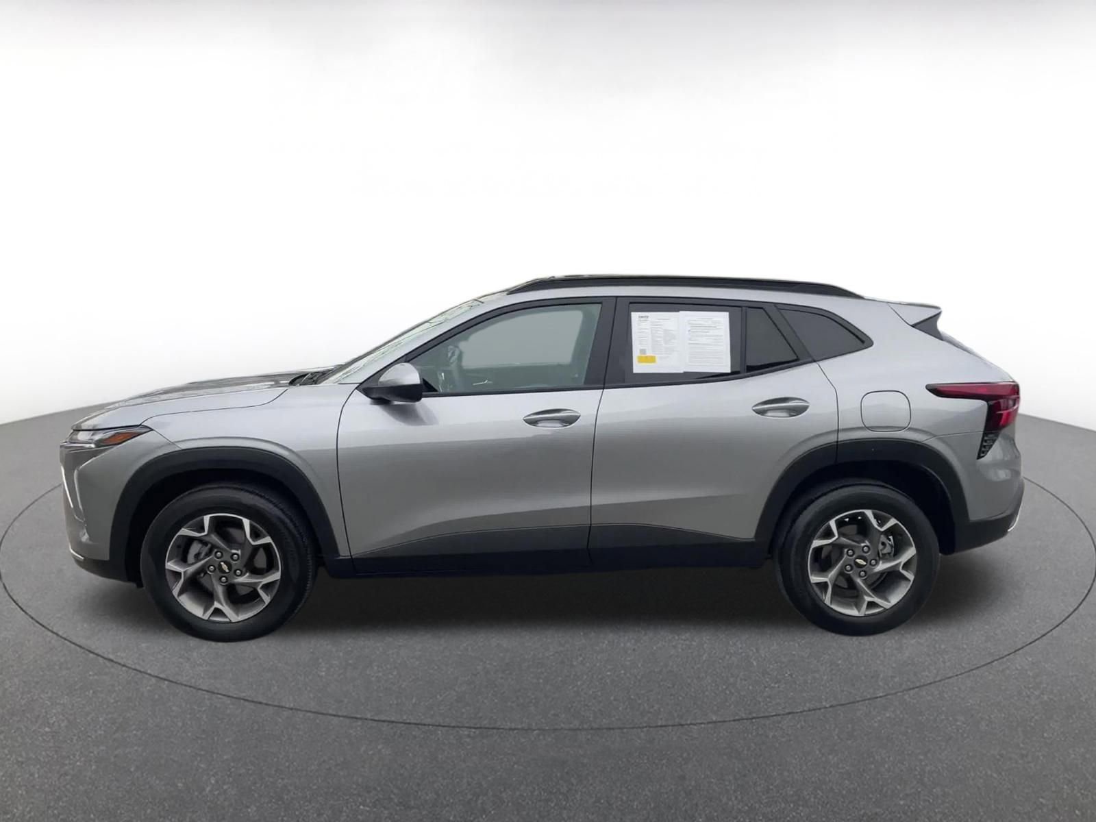 Thumbnail: 2025 Chevrolet Trax - 9