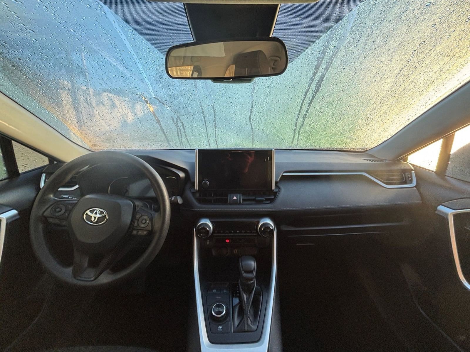 Thumbnail: 2025 Toyota RAV4 - 33