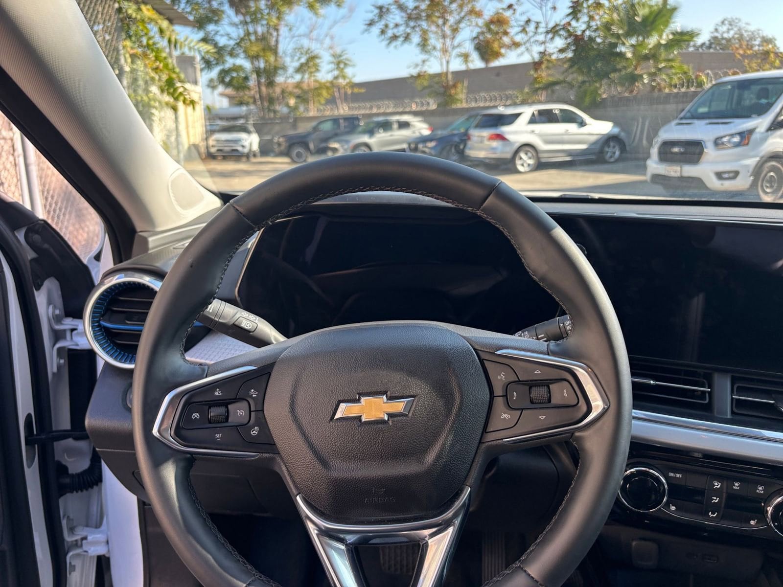 Thumbnail: 2025 Chevrolet Trax - 34