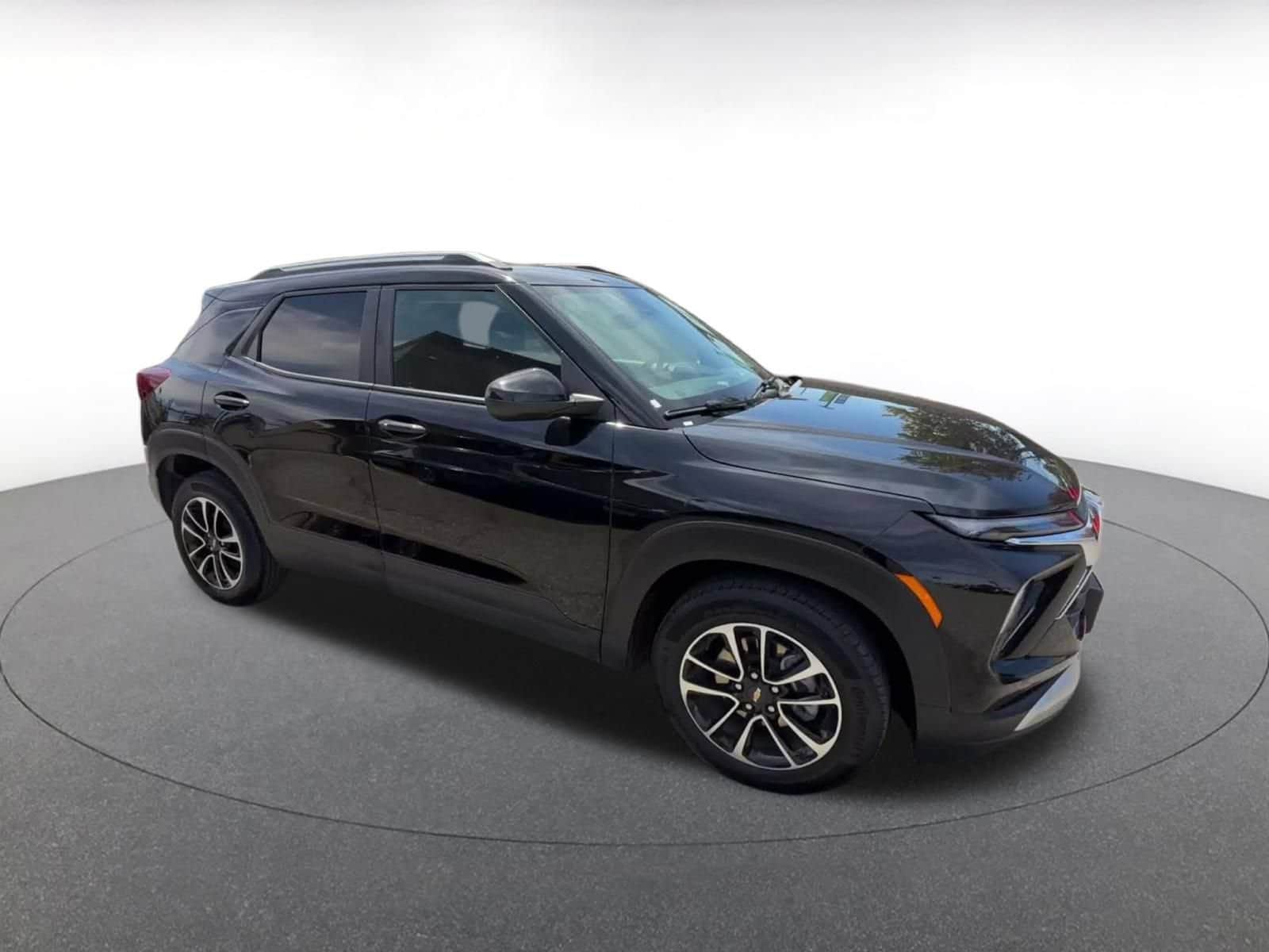 Thumbnail: 2025 Chevrolet TrailBlazer - 2