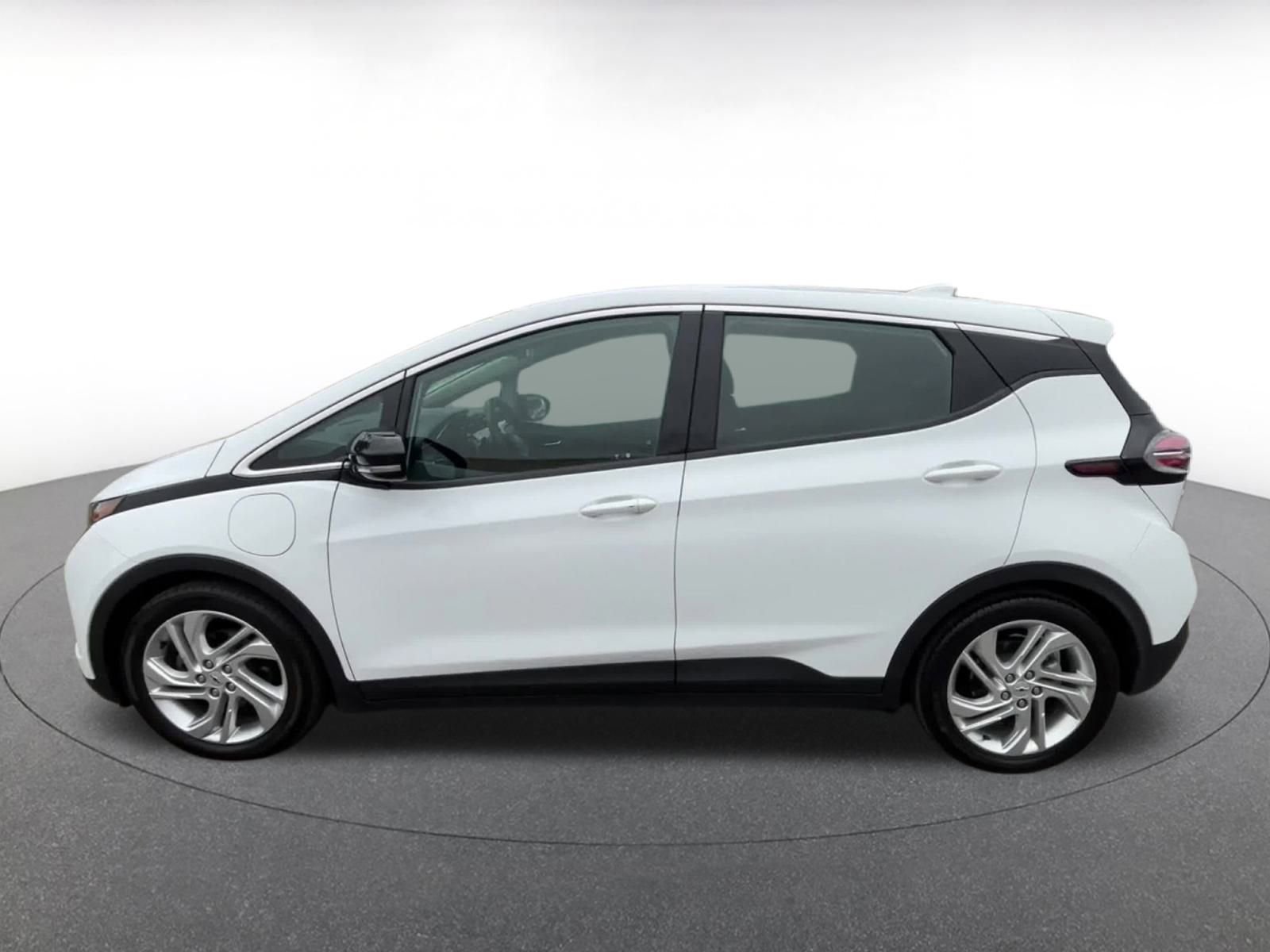 Thumbnail: 2023 Chevrolet Bolt EV - 9