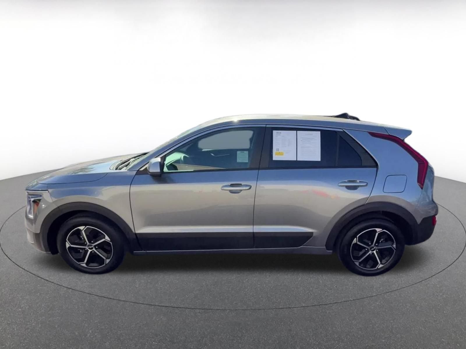 Thumbnail: 2026 Kia Niro - 9