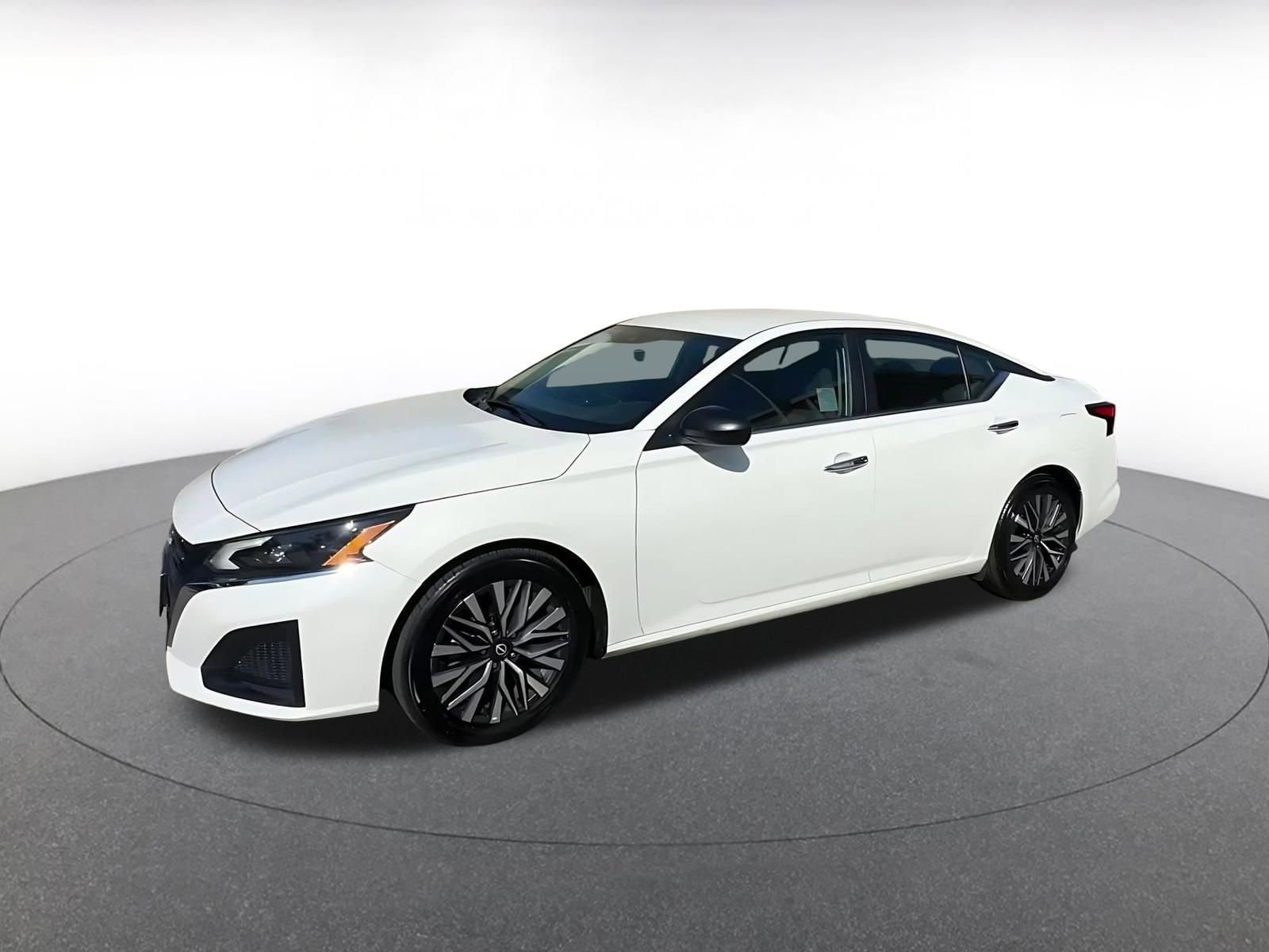 Thumbnail: 2025 Nissan Altima - 8