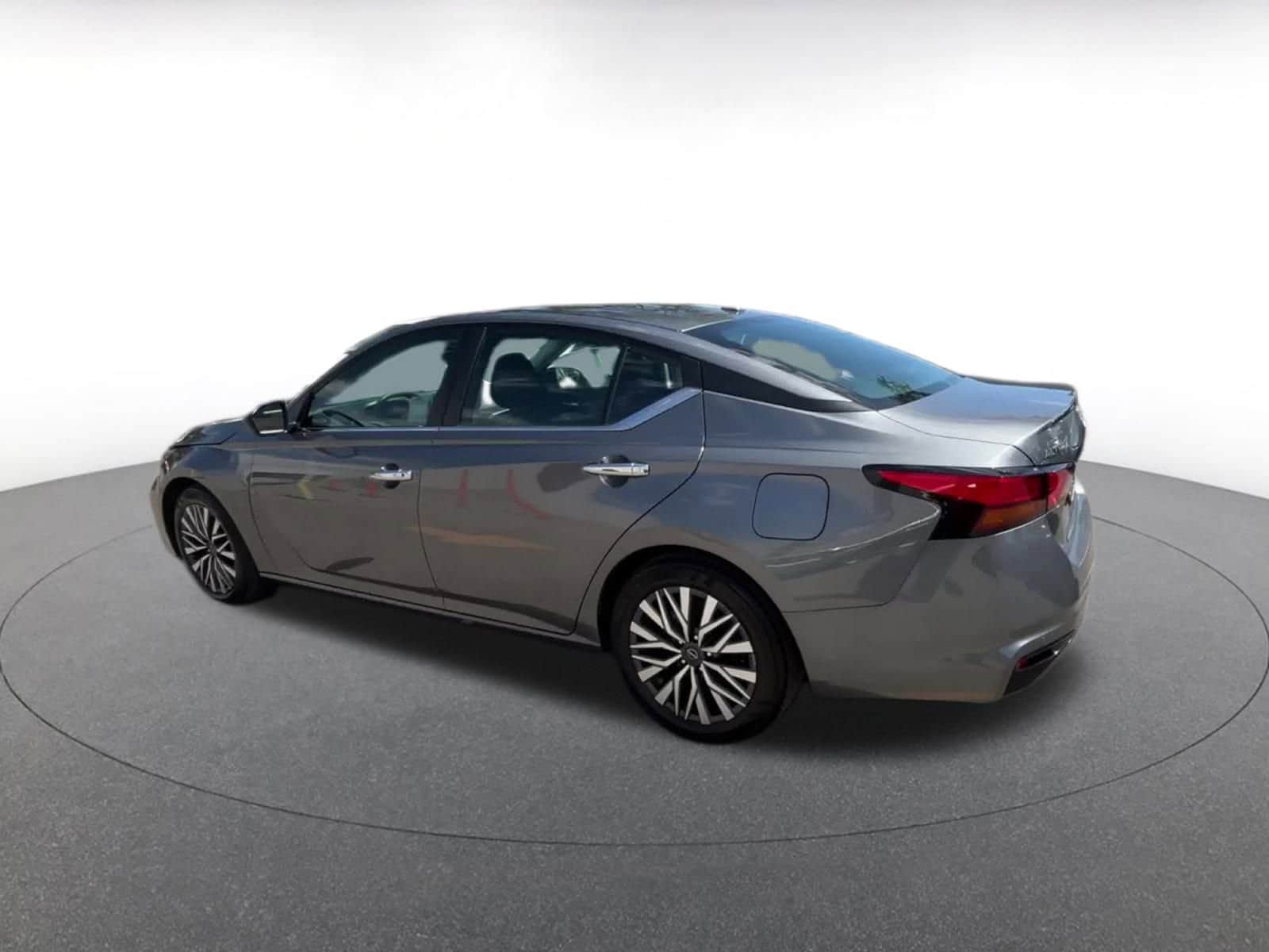 Thumbnail: 2024 Nissan Altima - 10