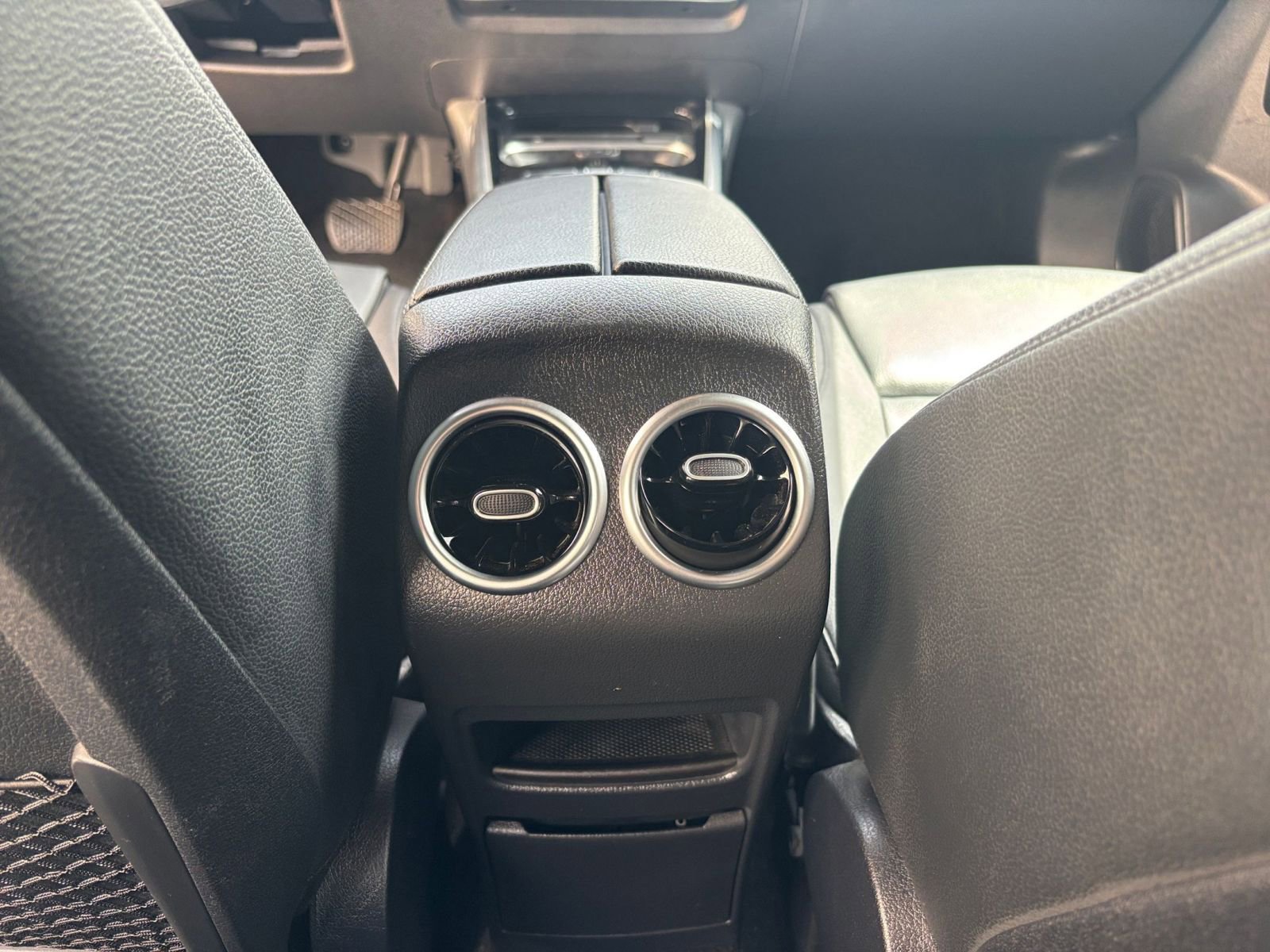 Thumbnail: 2024 Mercedes-Benz GLB - 24