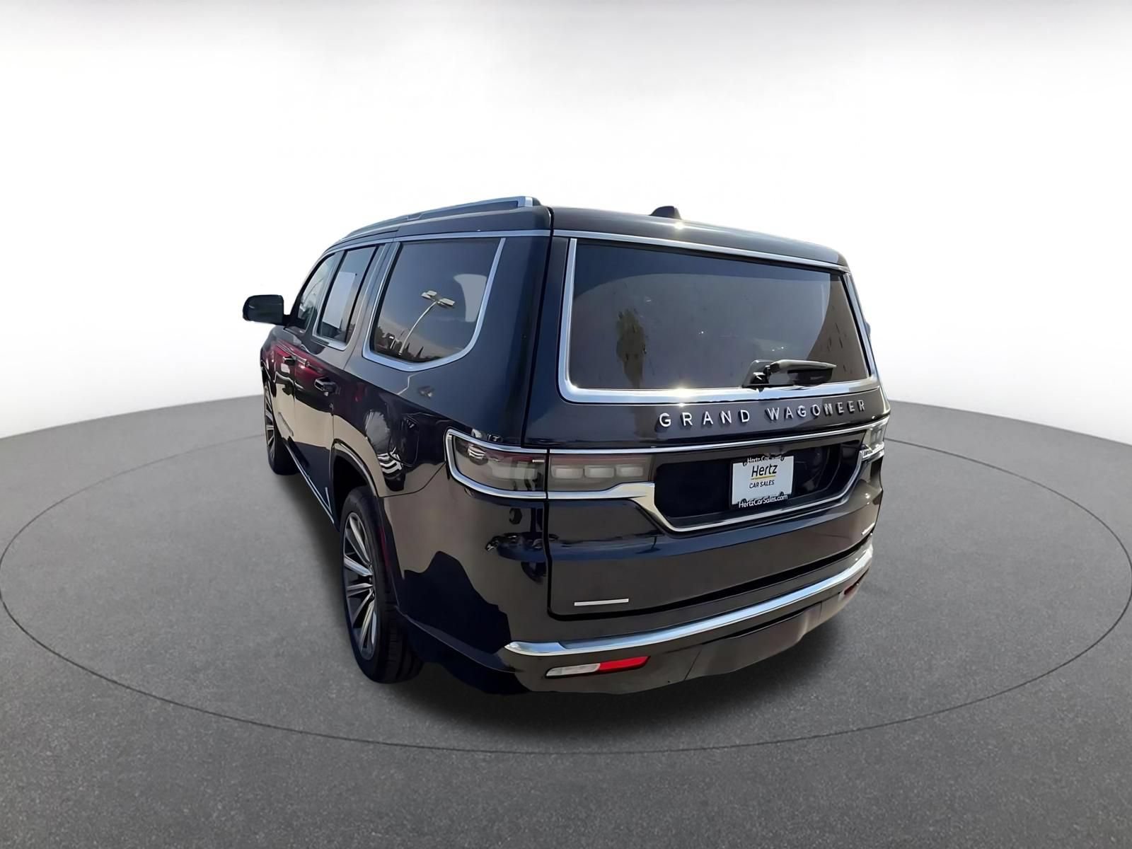 Thumbnail: 2023 Jeep Grand Wagoneer - 11