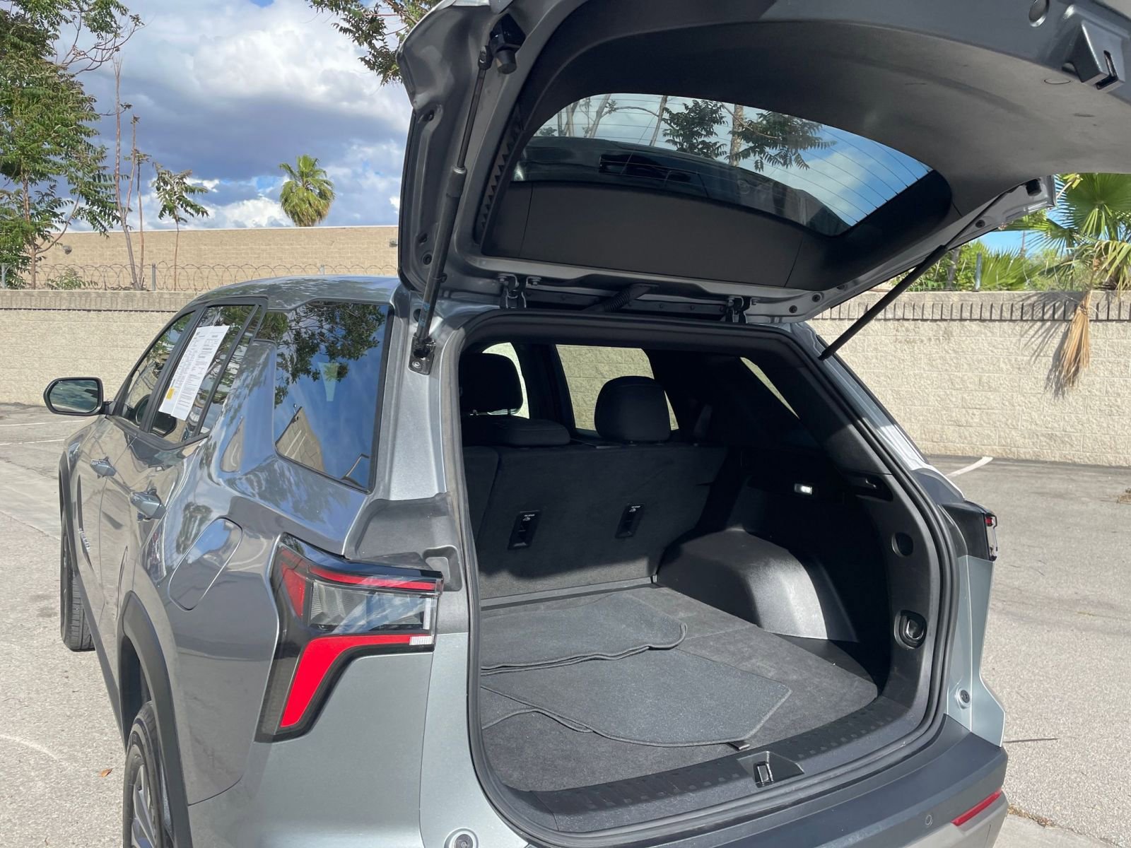 Thumbnail: 2025 Chevrolet Equinox - 31