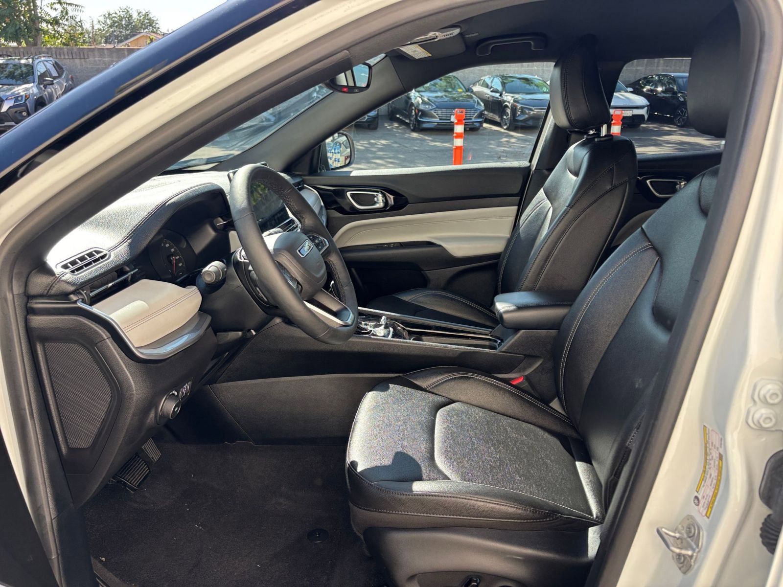 Thumbnail: 2025 Jeep Compass - 27