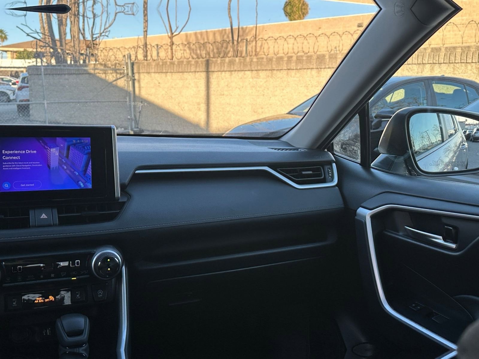 Thumbnail: 2025 Toyota RAV4 - 35