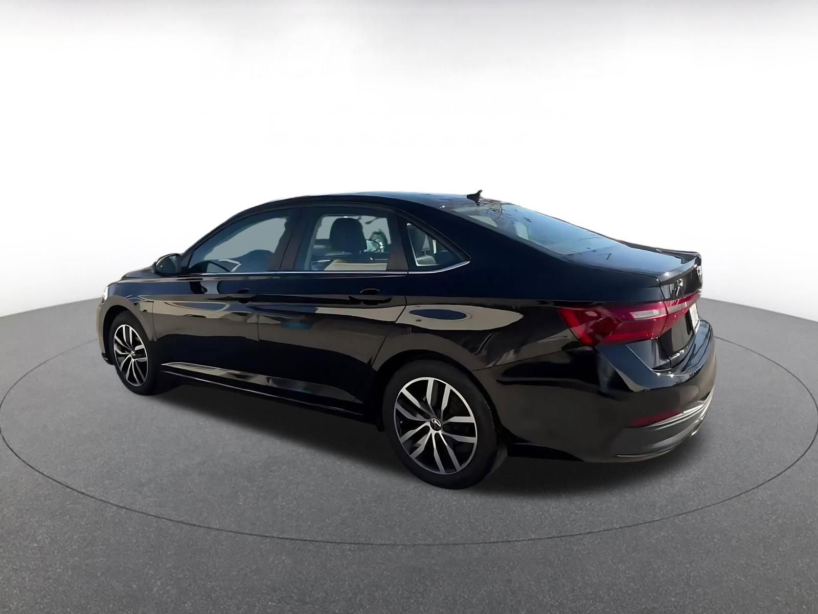 Thumbnail: 2025 Volkswagen Jetta - 10