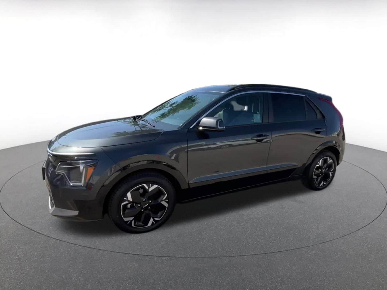 Thumbnail: 2023 Kia Niro - 7