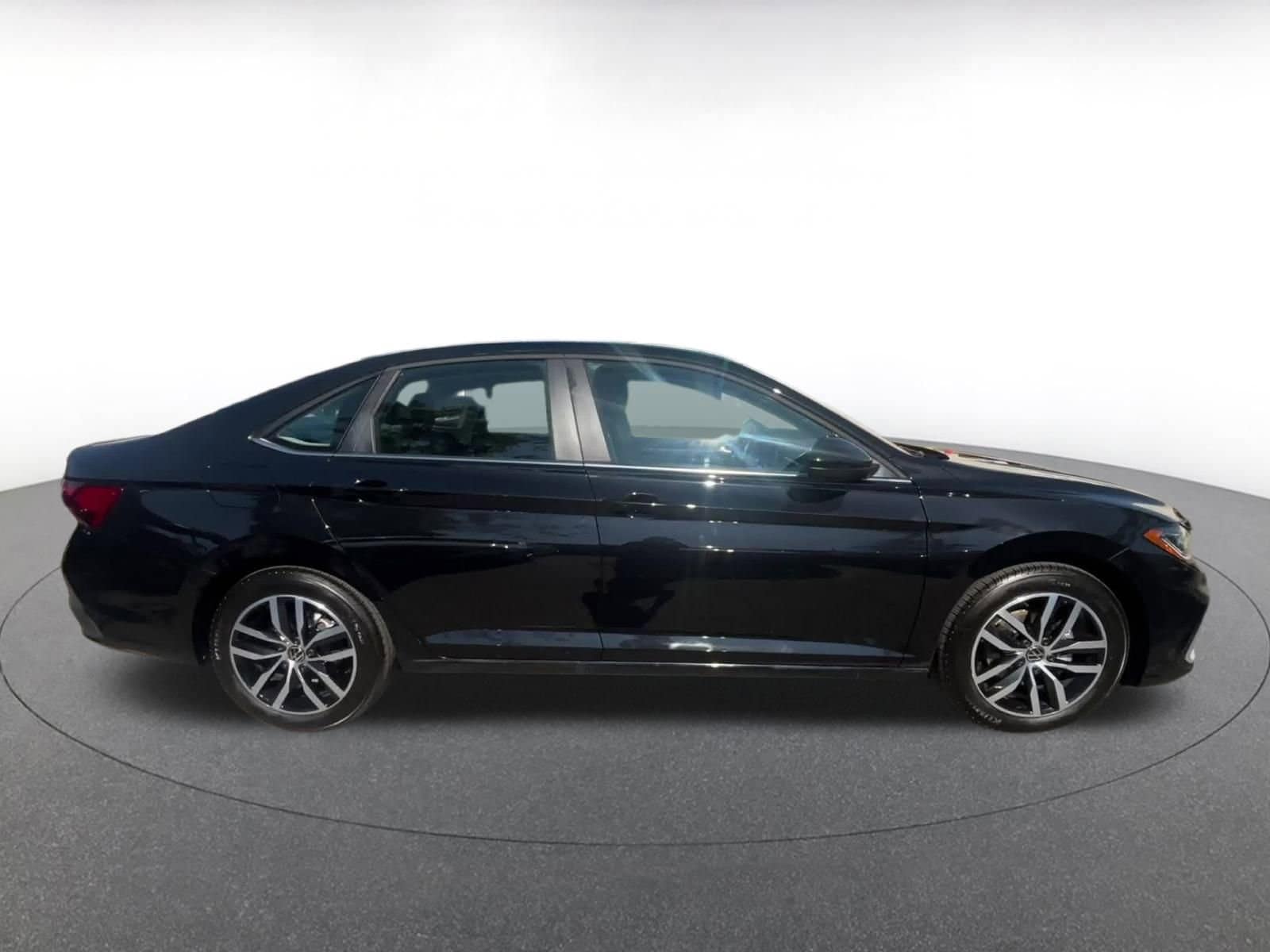 Thumbnail: 2025 Volkswagen Jetta - 16