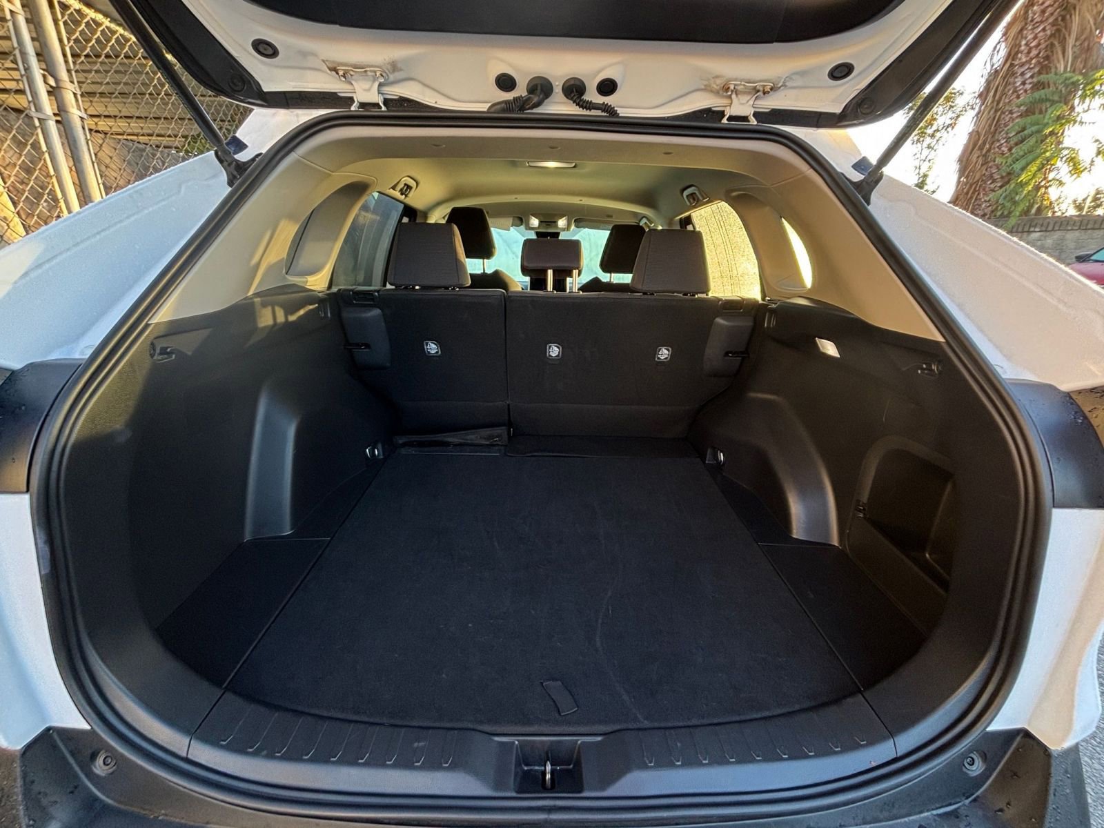 Thumbnail: 2025 Toyota RAV4 - 31