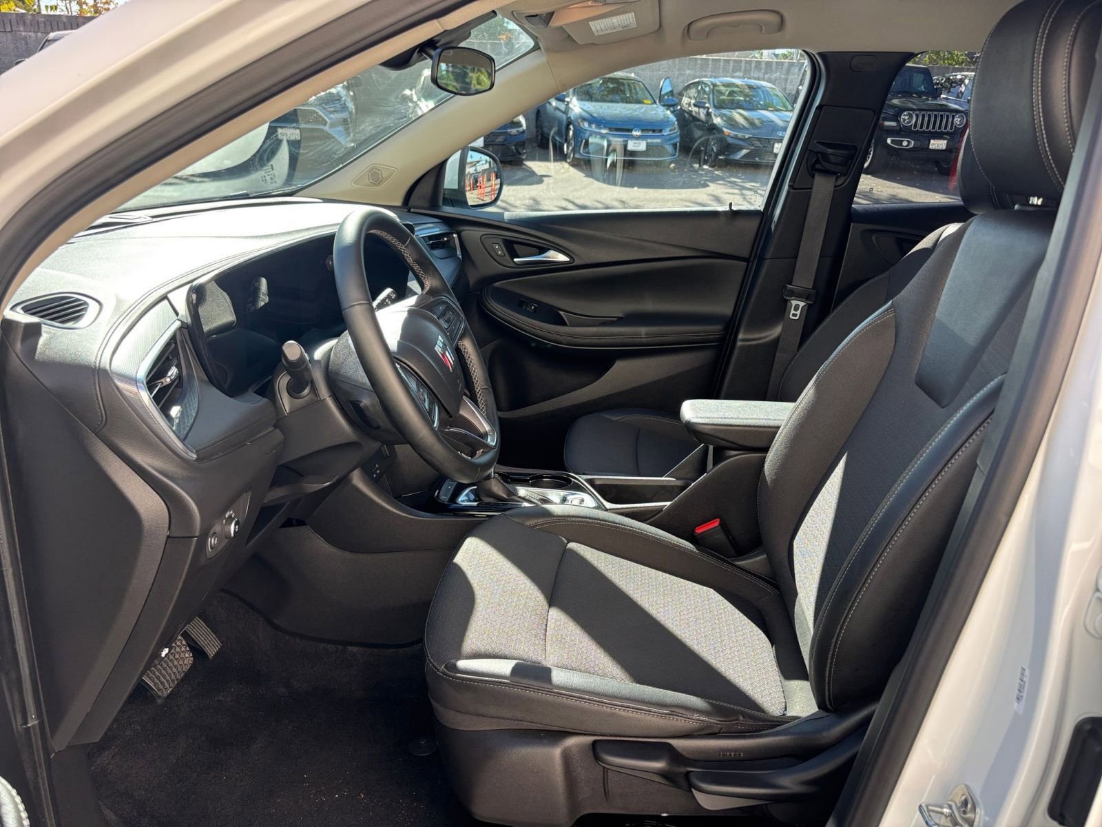 Thumbnail: 2025 Buick Encore GX - 27