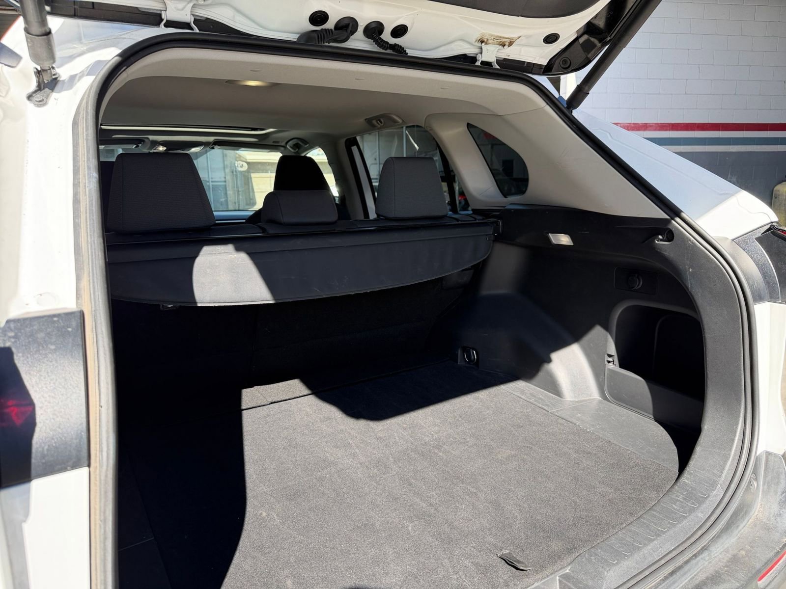 Thumbnail: 2025 Toyota RAV4 - 33