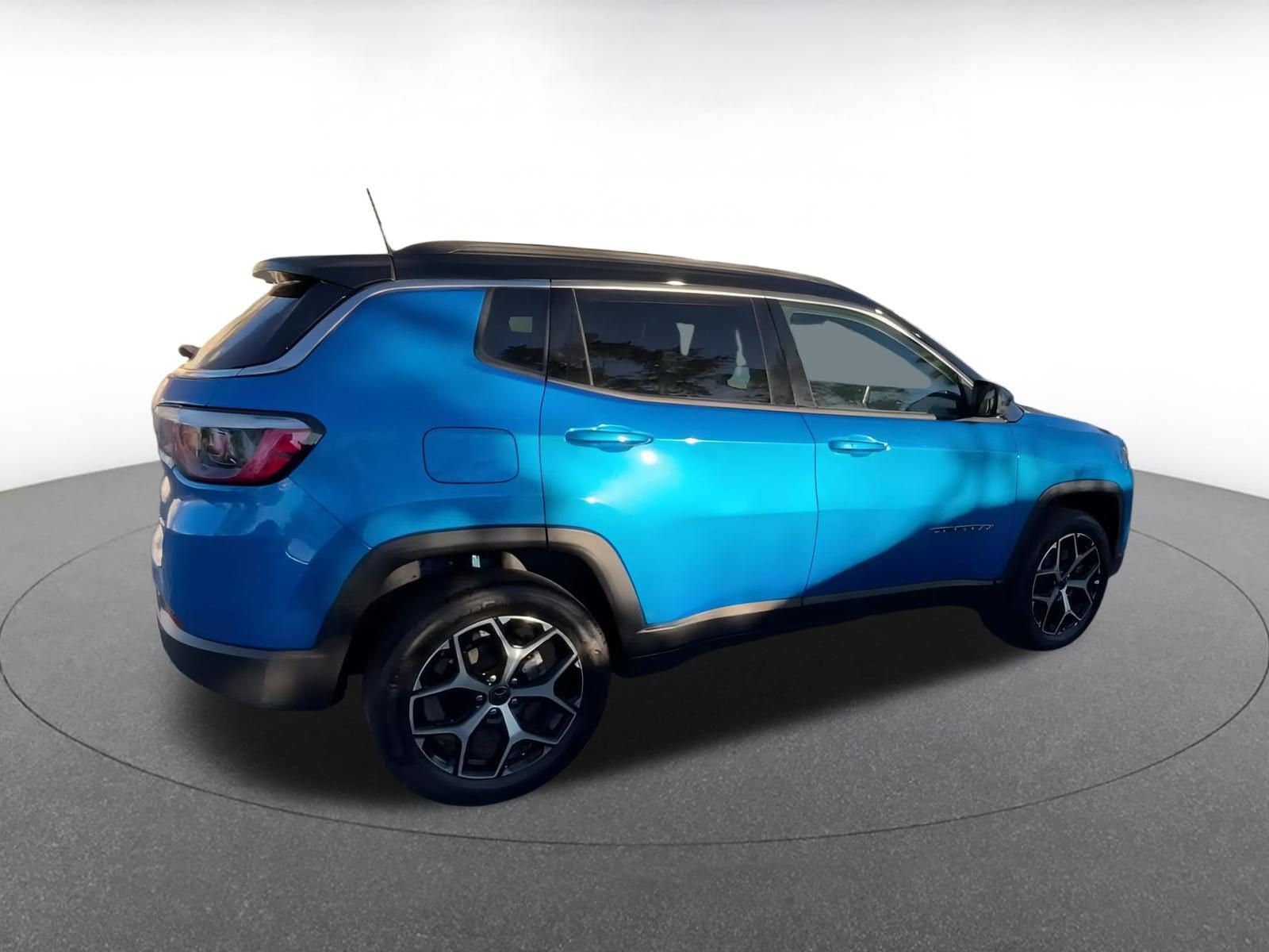 Thumbnail: 2025 Jeep Compass - 15