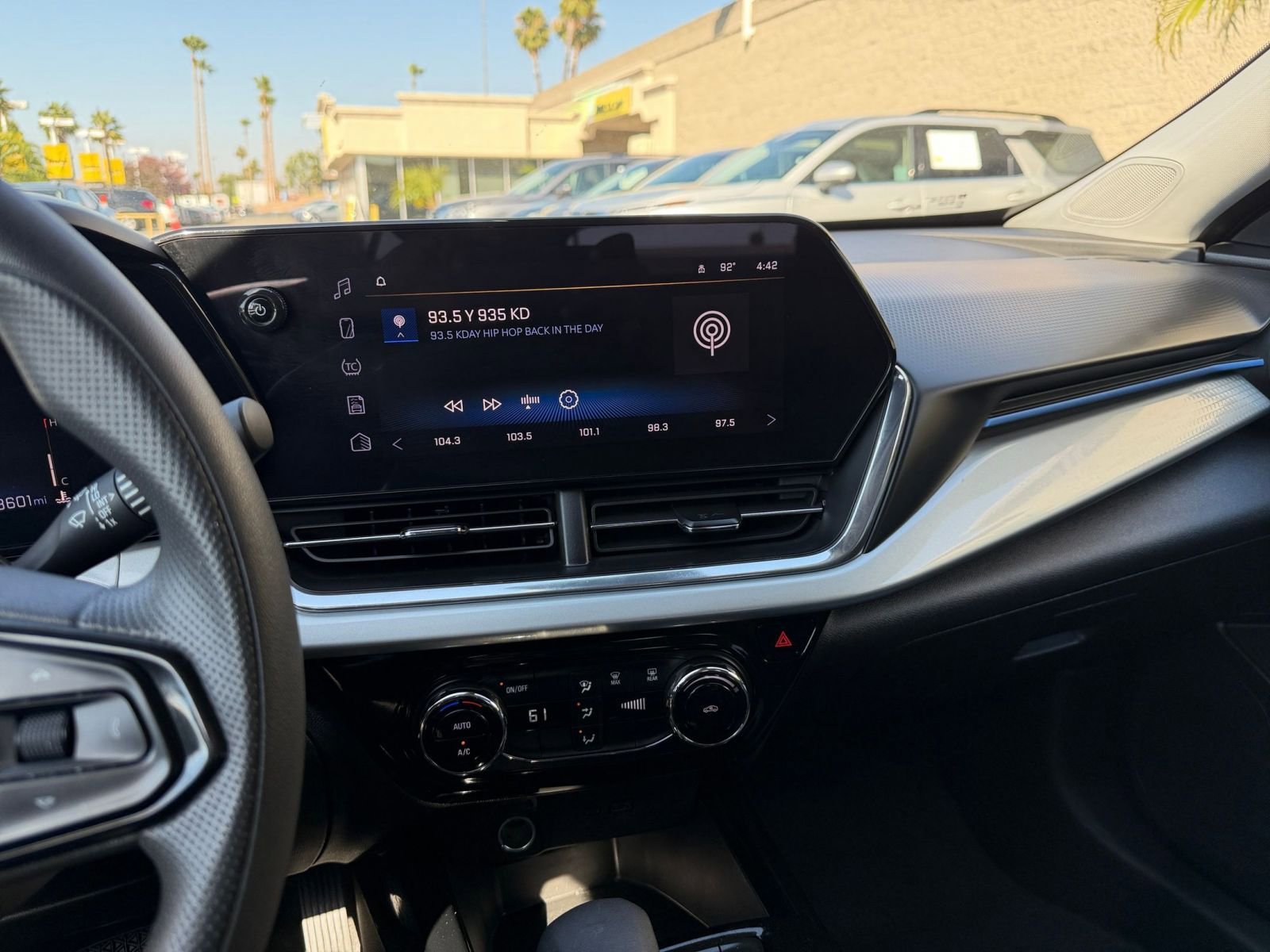Thumbnail: 2025 Chevrolet Trax - 17