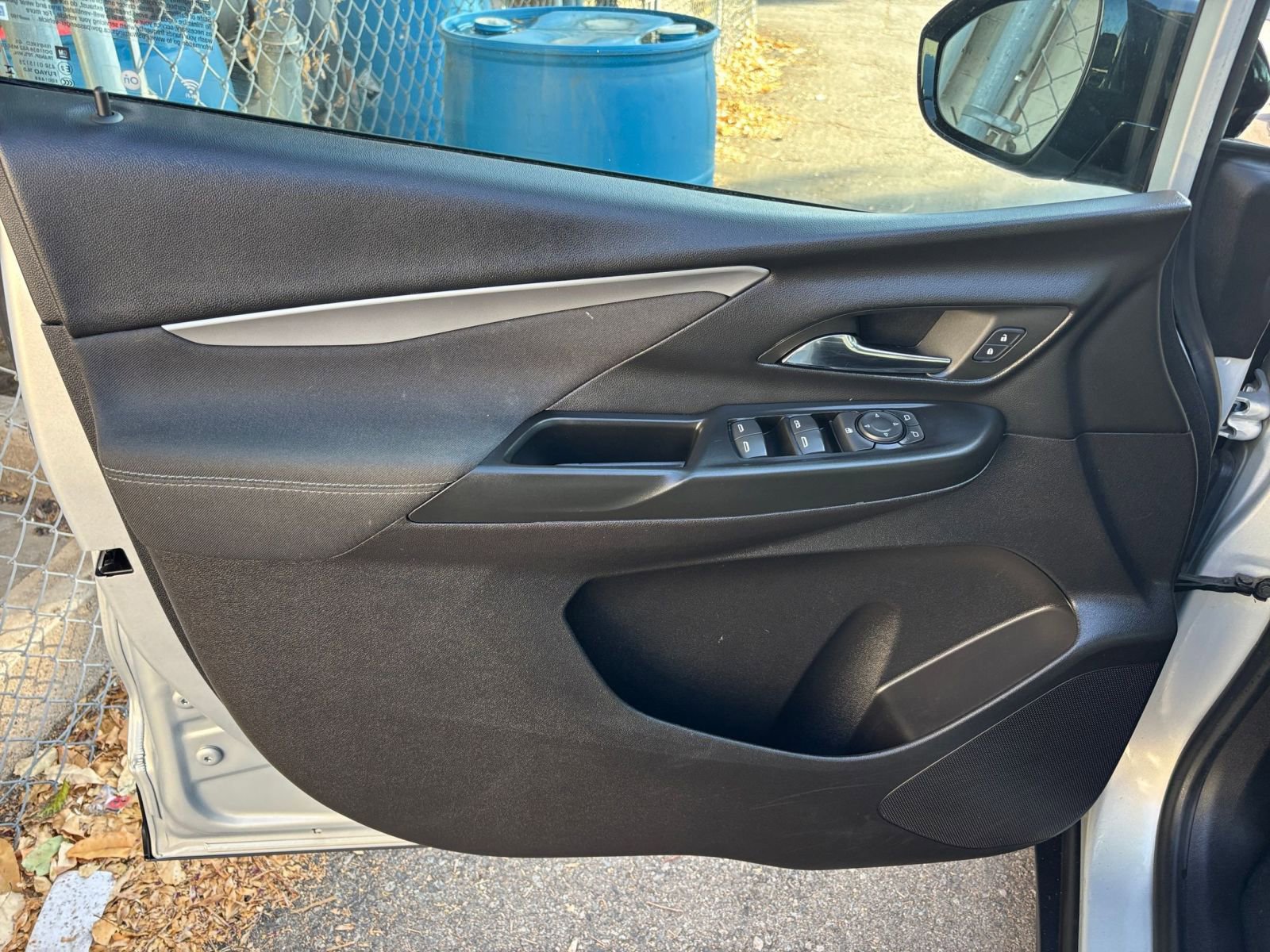 Thumbnail: 2023 Chevrolet Bolt EV - 24