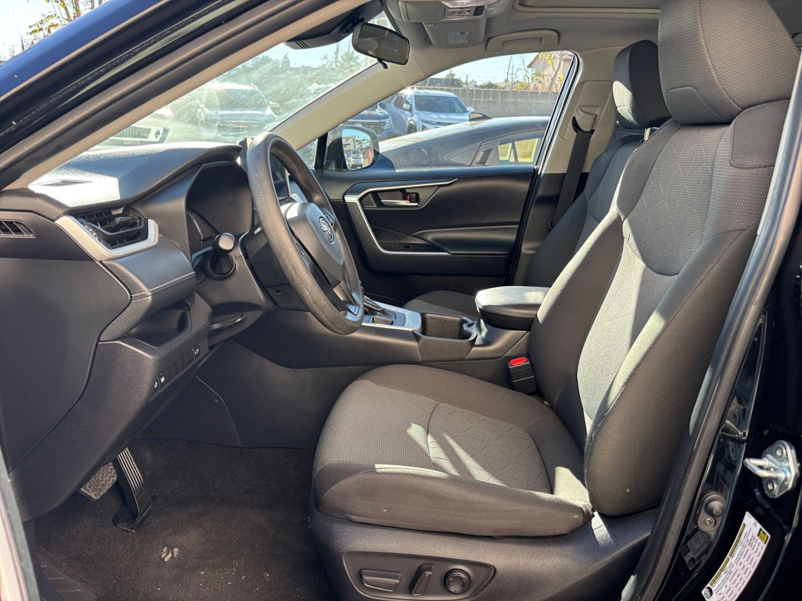 Thumbnail: 2025 Toyota RAV4 - 27