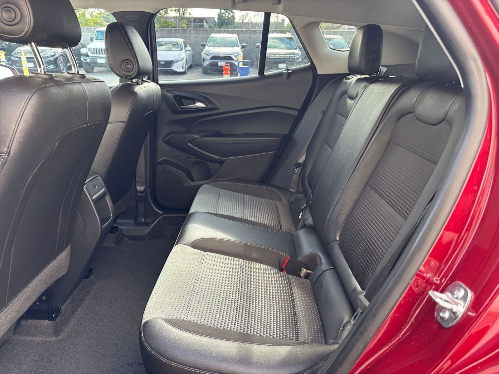 Thumbnail: 2025 Chevrolet Trax - 25