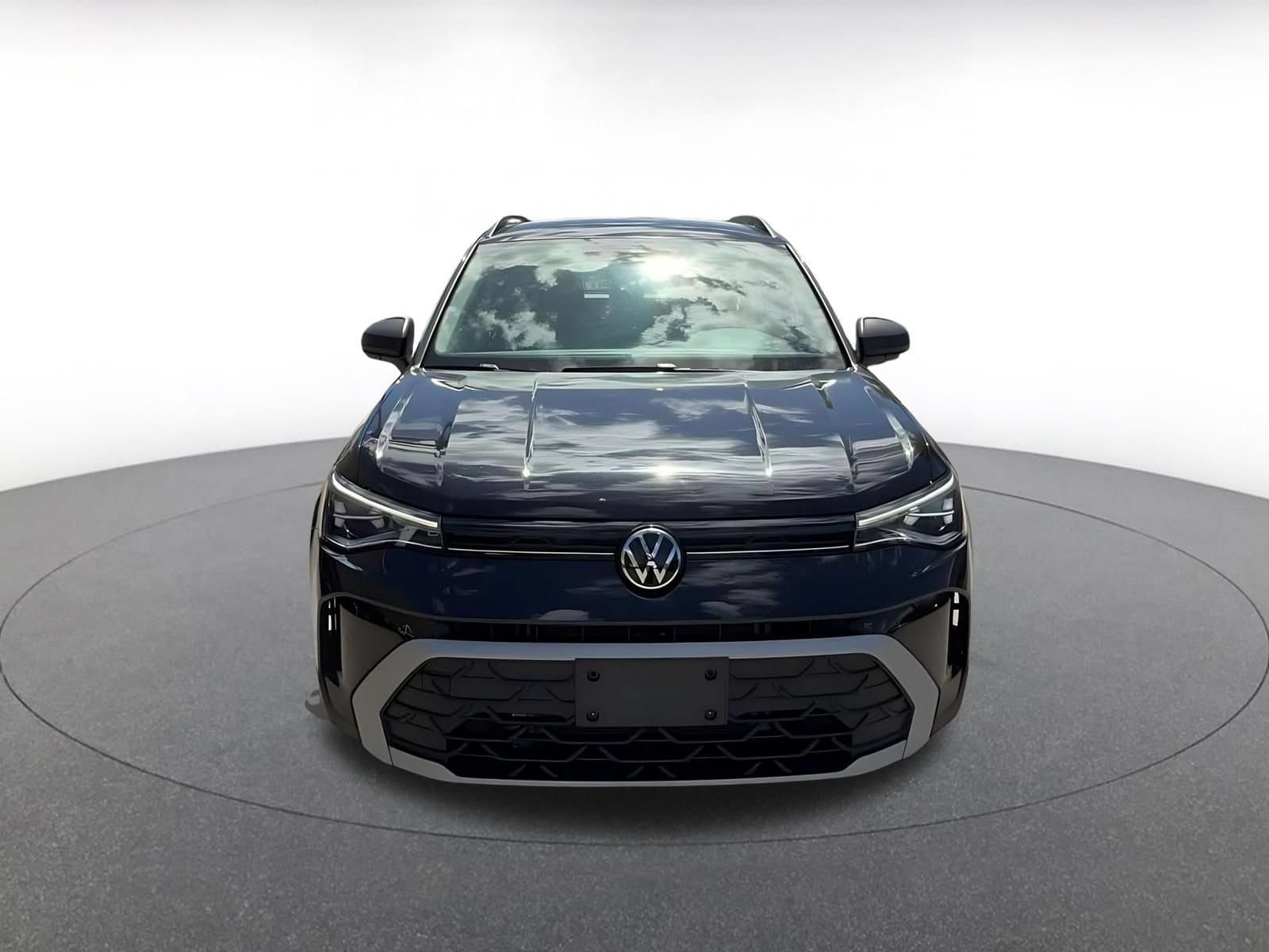 Thumbnail: 2025 Volkswagen Taos - 4