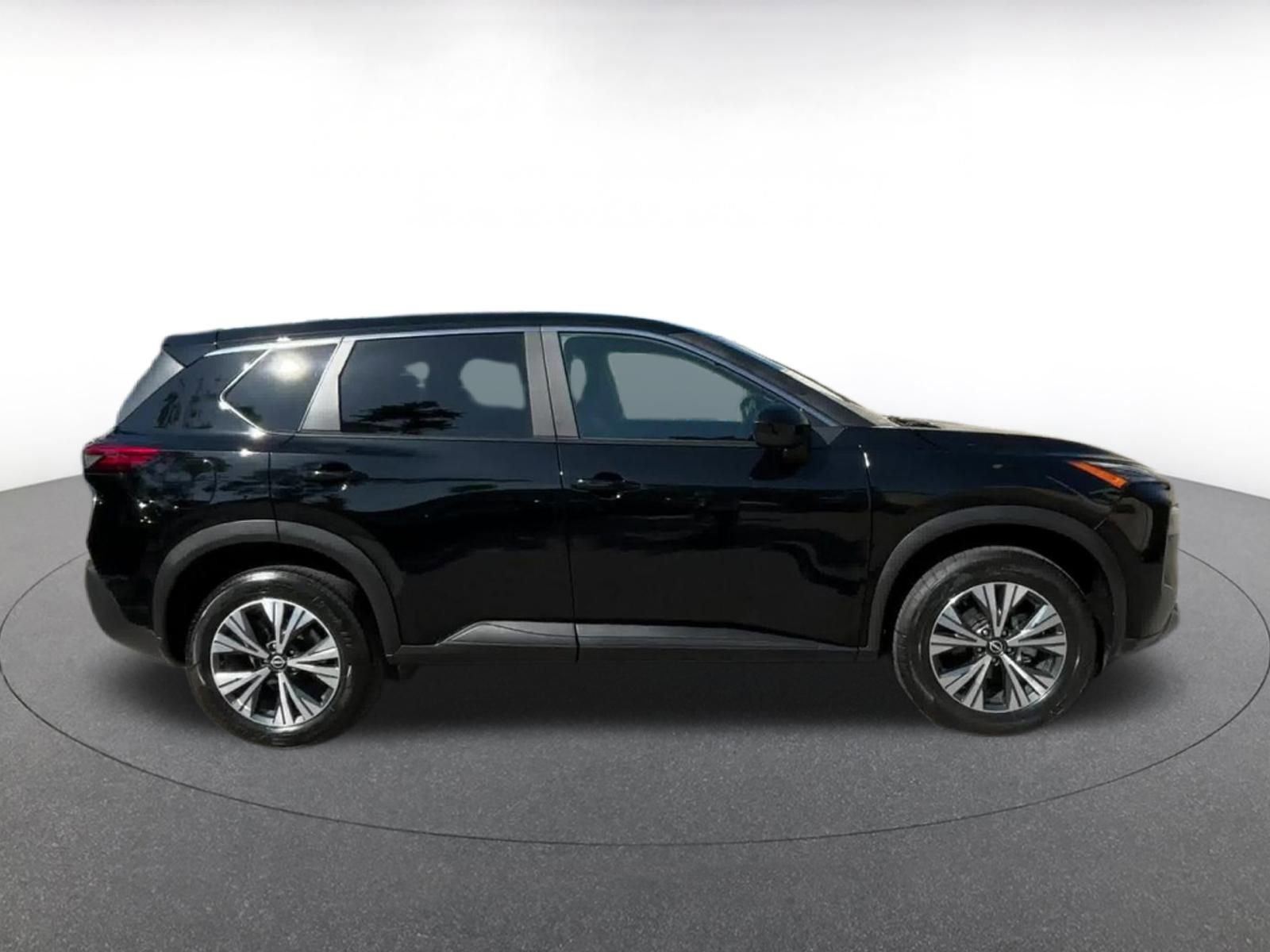 2023 Nissan Rogue SV 22