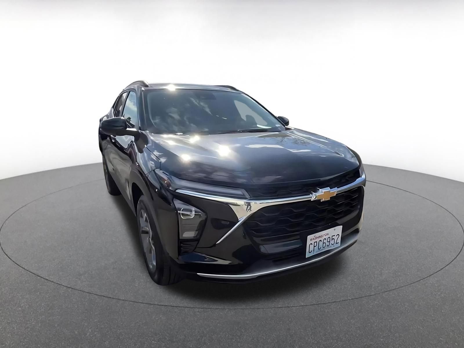 Thumbnail: 2025 Chevrolet Trax - 3