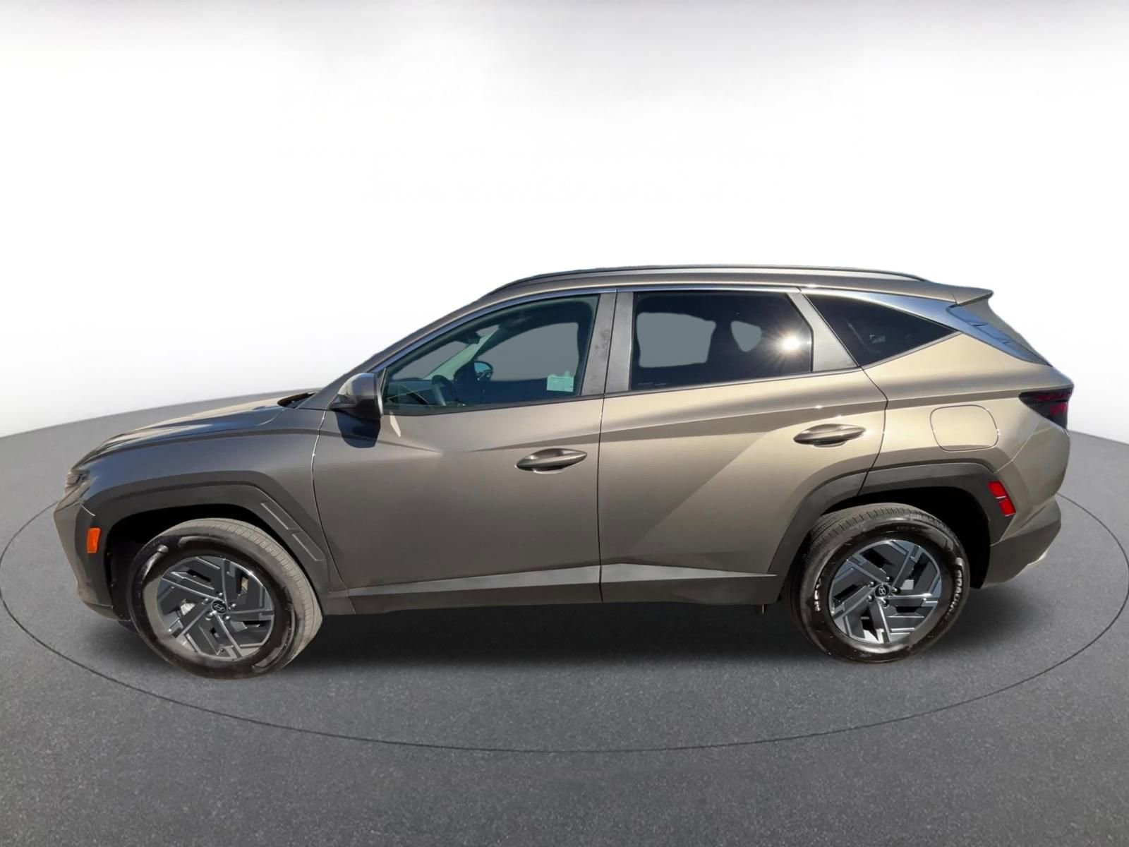 Thumbnail: 2025 Hyundai Tucson - 9