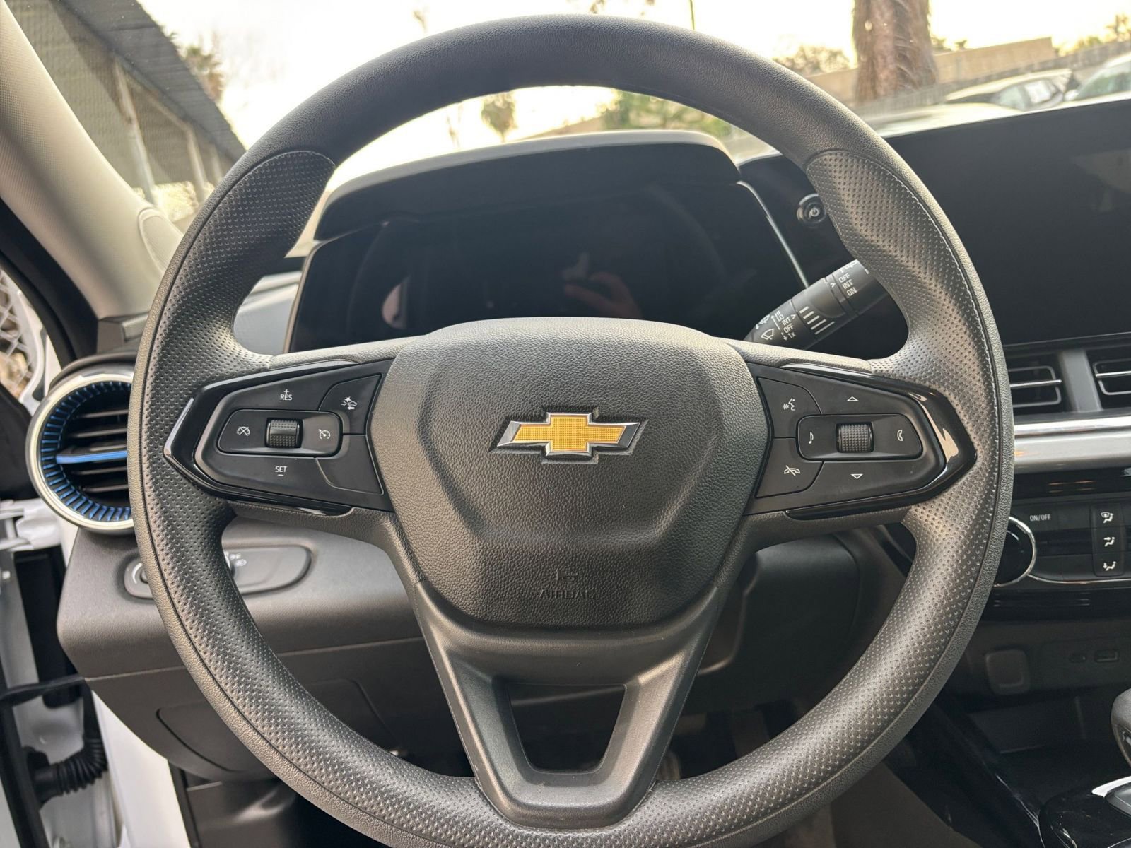 Thumbnail: 2025 Chevrolet Trax - 31