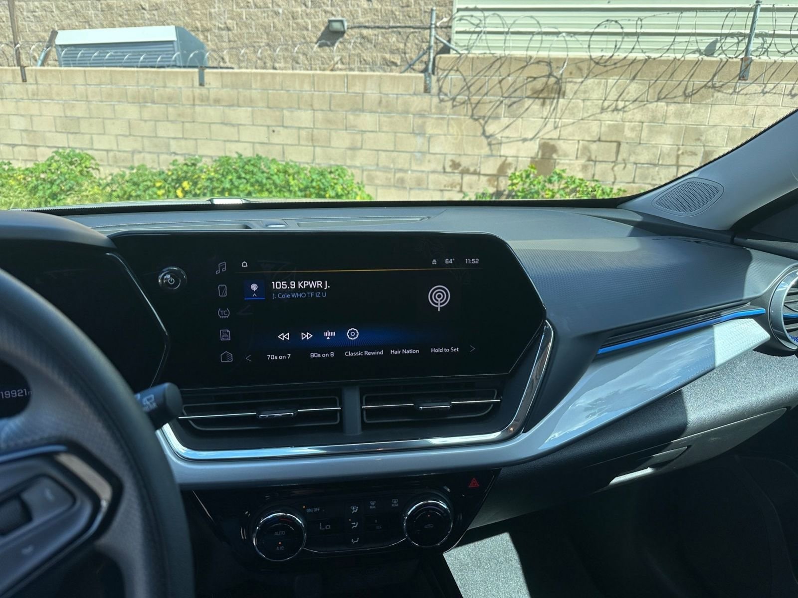 Thumbnail: 2025 Chevrolet Trax - 20