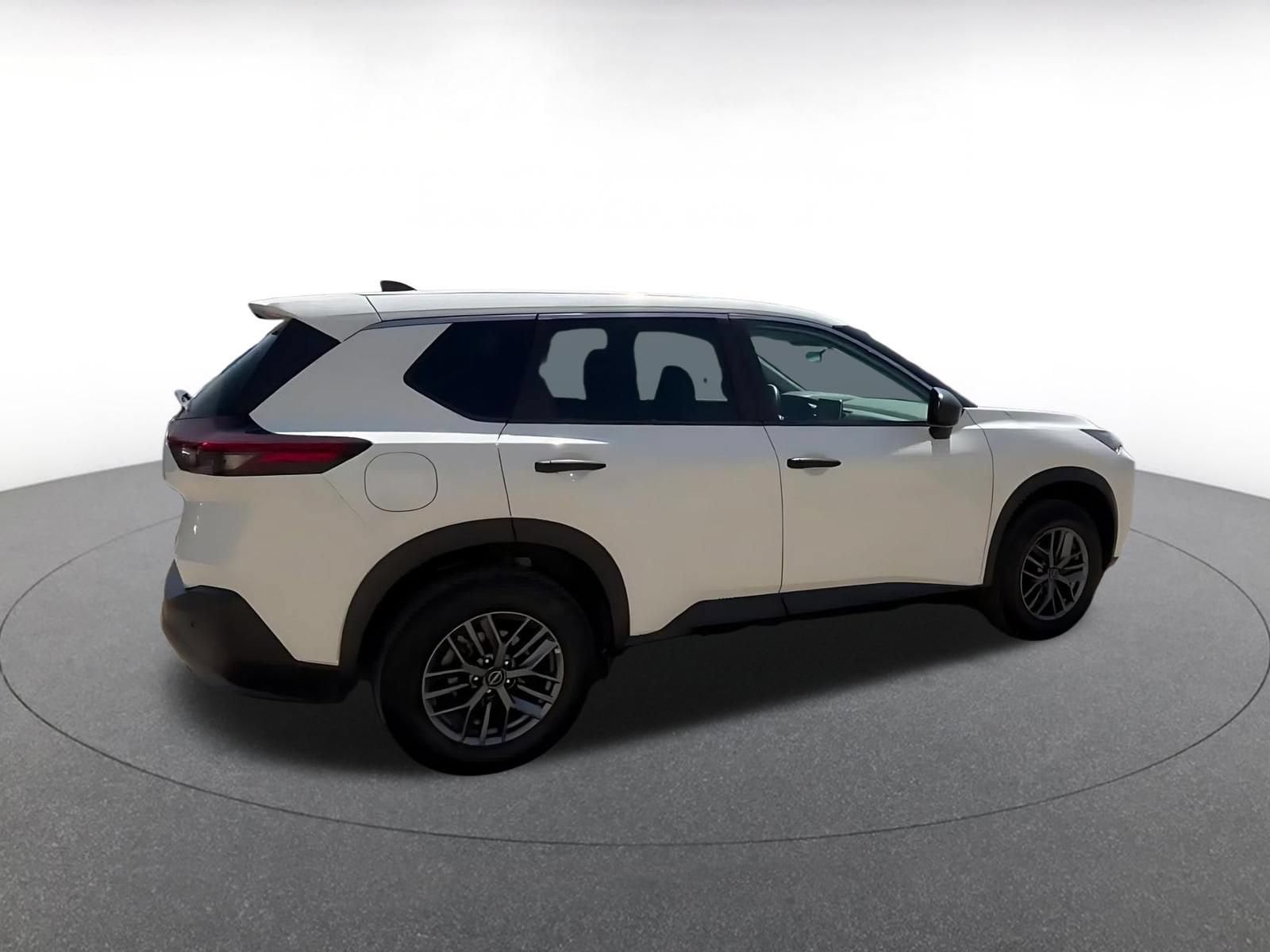 Thumbnail: 2023 Nissan Rogue - 15