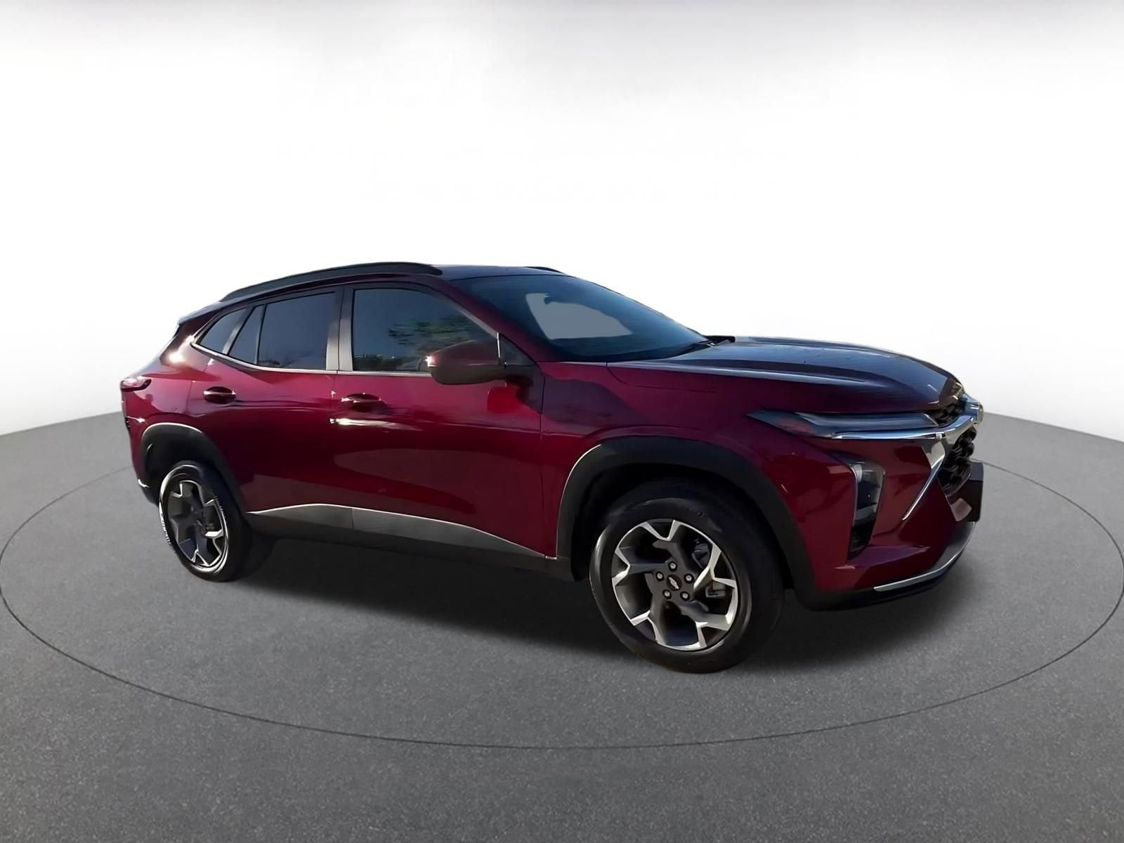 Thumbnail: 2025 Chevrolet Trax - 2